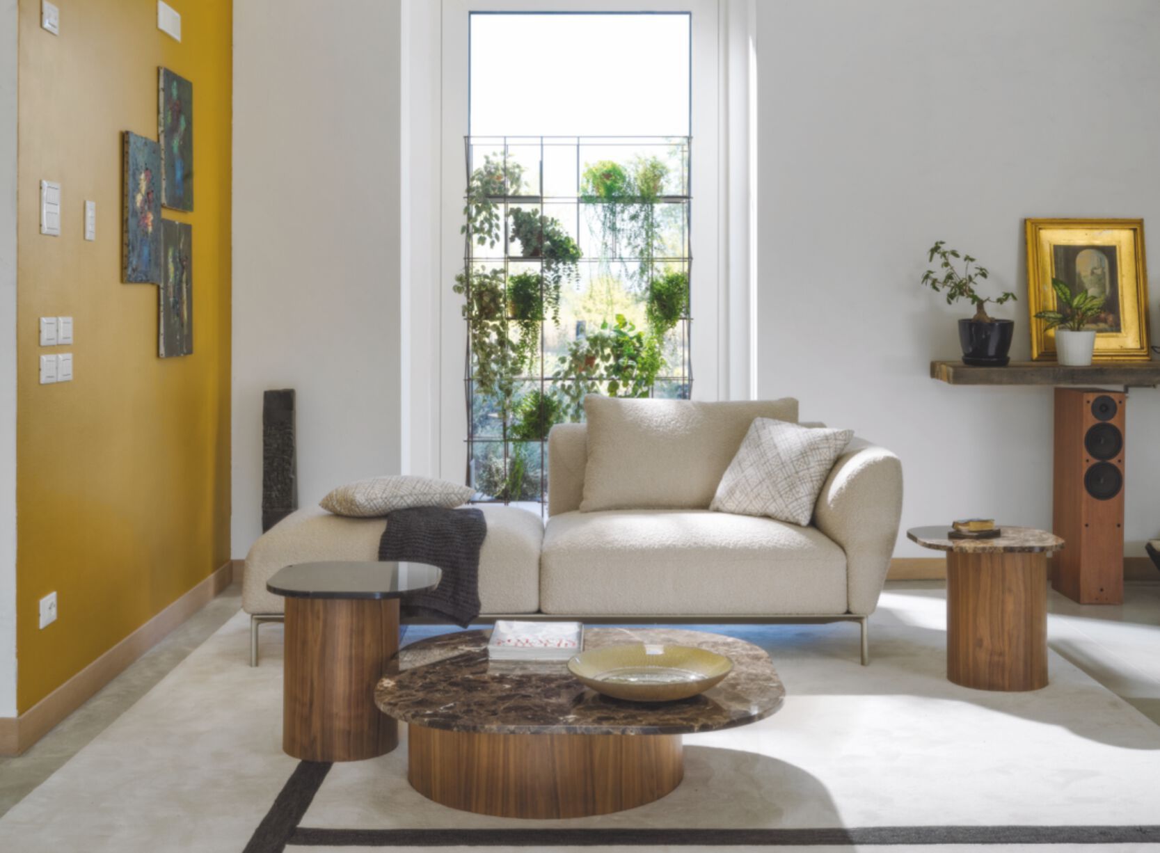 Журнальный столик из мрамора и ореха canaletto Casamania & Horm Марина ARCH-00082239 - Вид №7