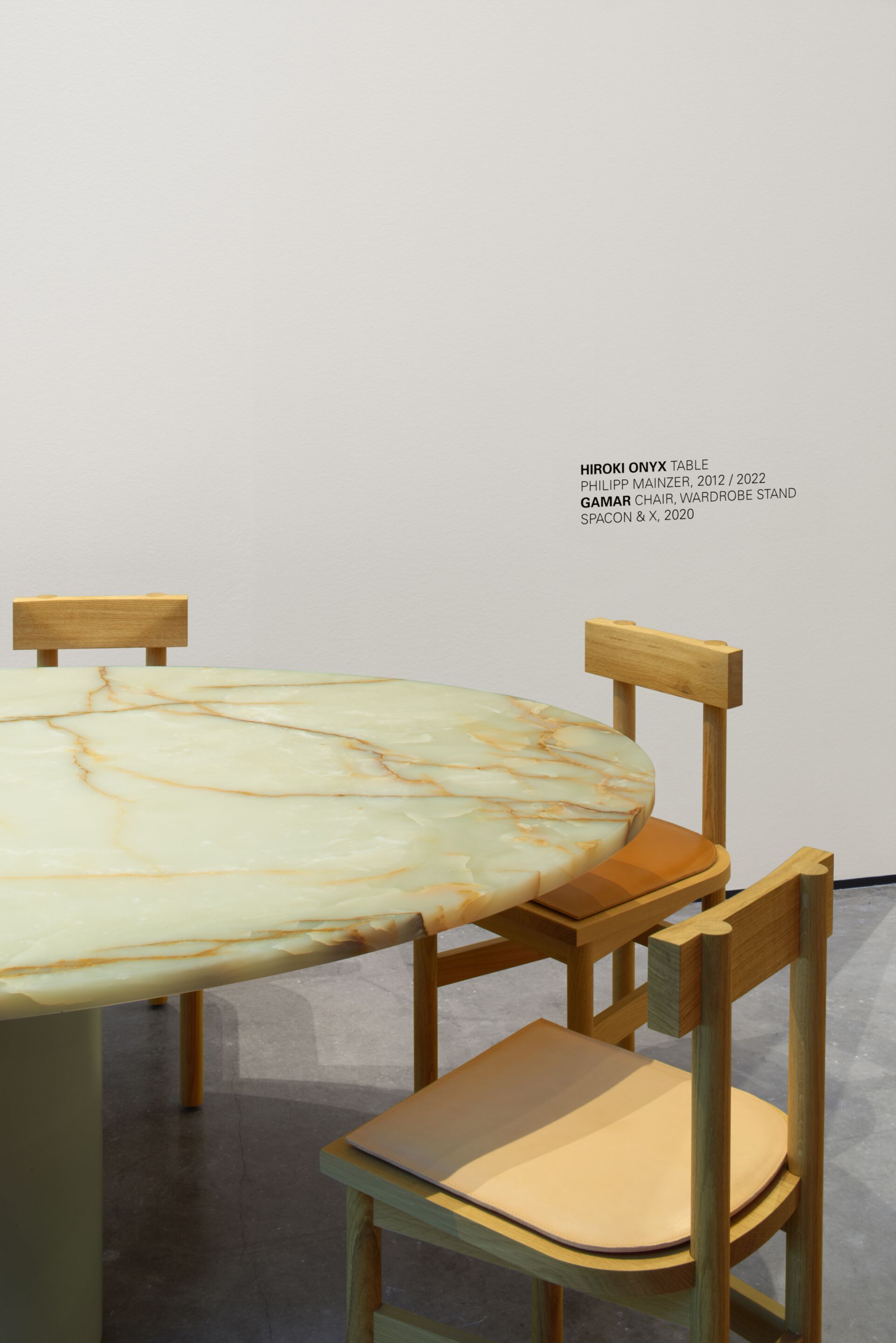 Круглый стол из оникса и стали e15 HIROKI ONYX ARCH-00068866 - Вид №1