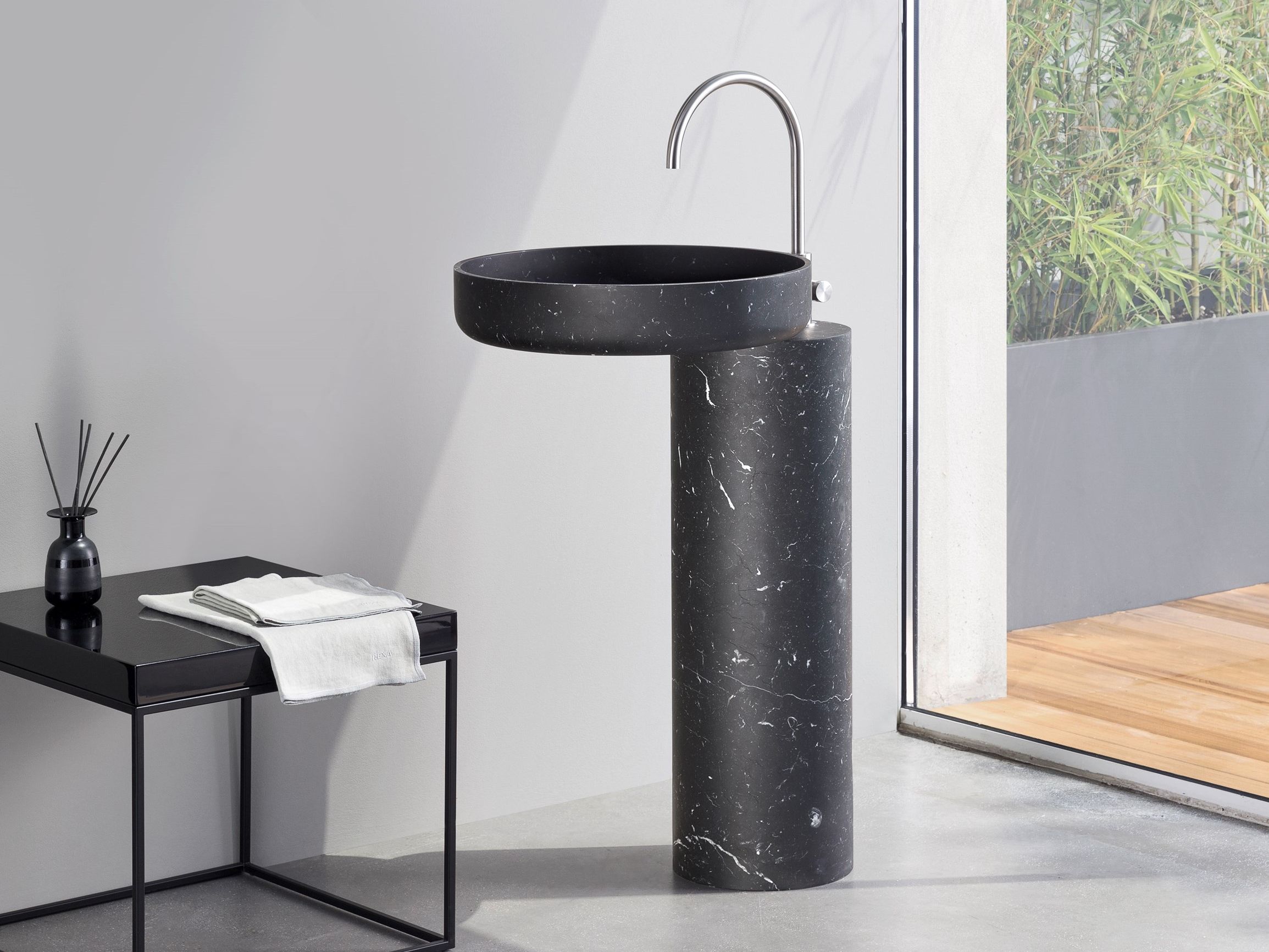 Круглый отдельно стоящий умывальник Rexa O_O ARCH-00058615