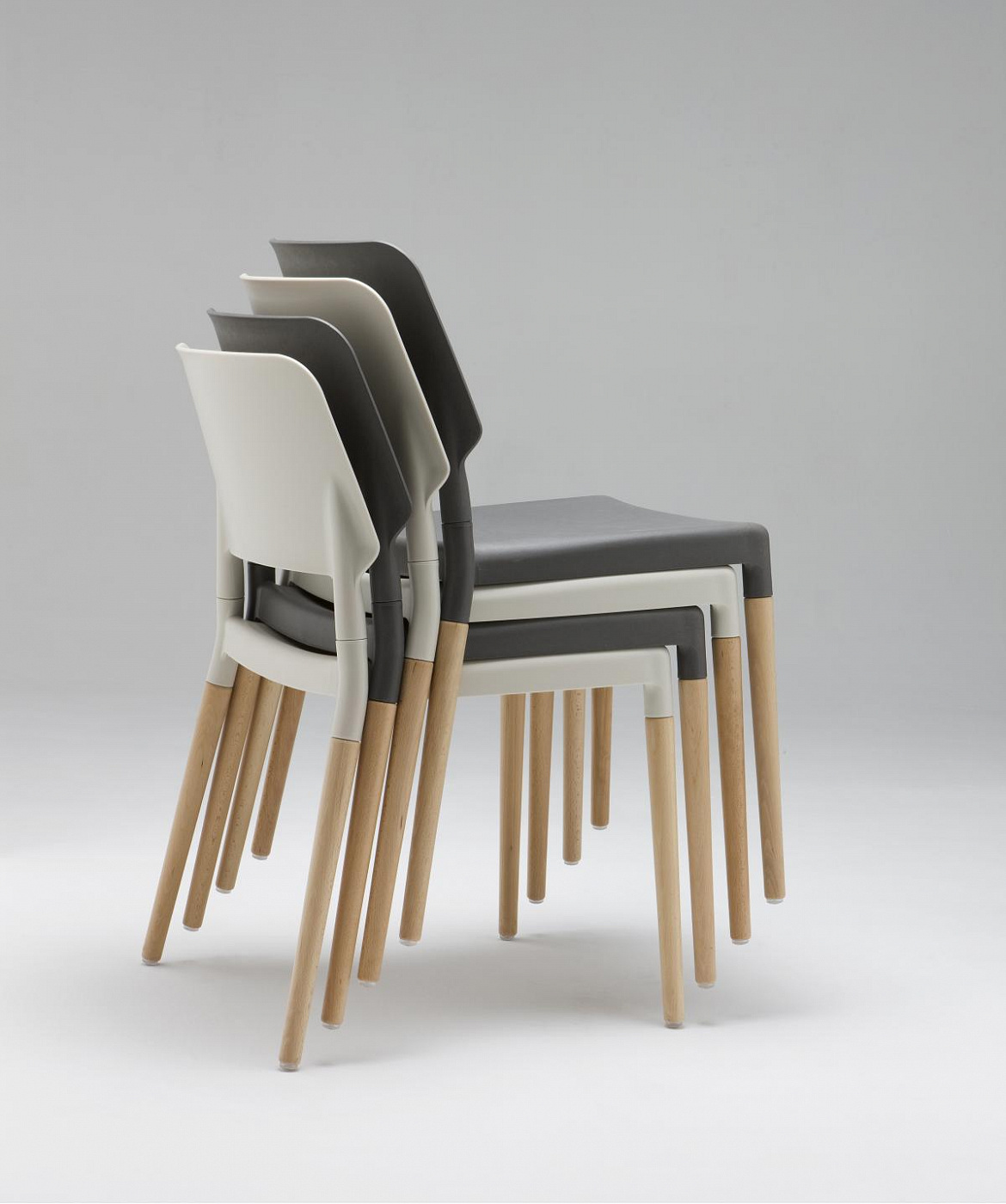 077644 Стул серый Santa & Cole Belloch Santreyd  - Вид №1