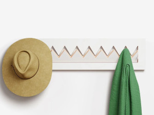 Вешалка для одежды из фанеры