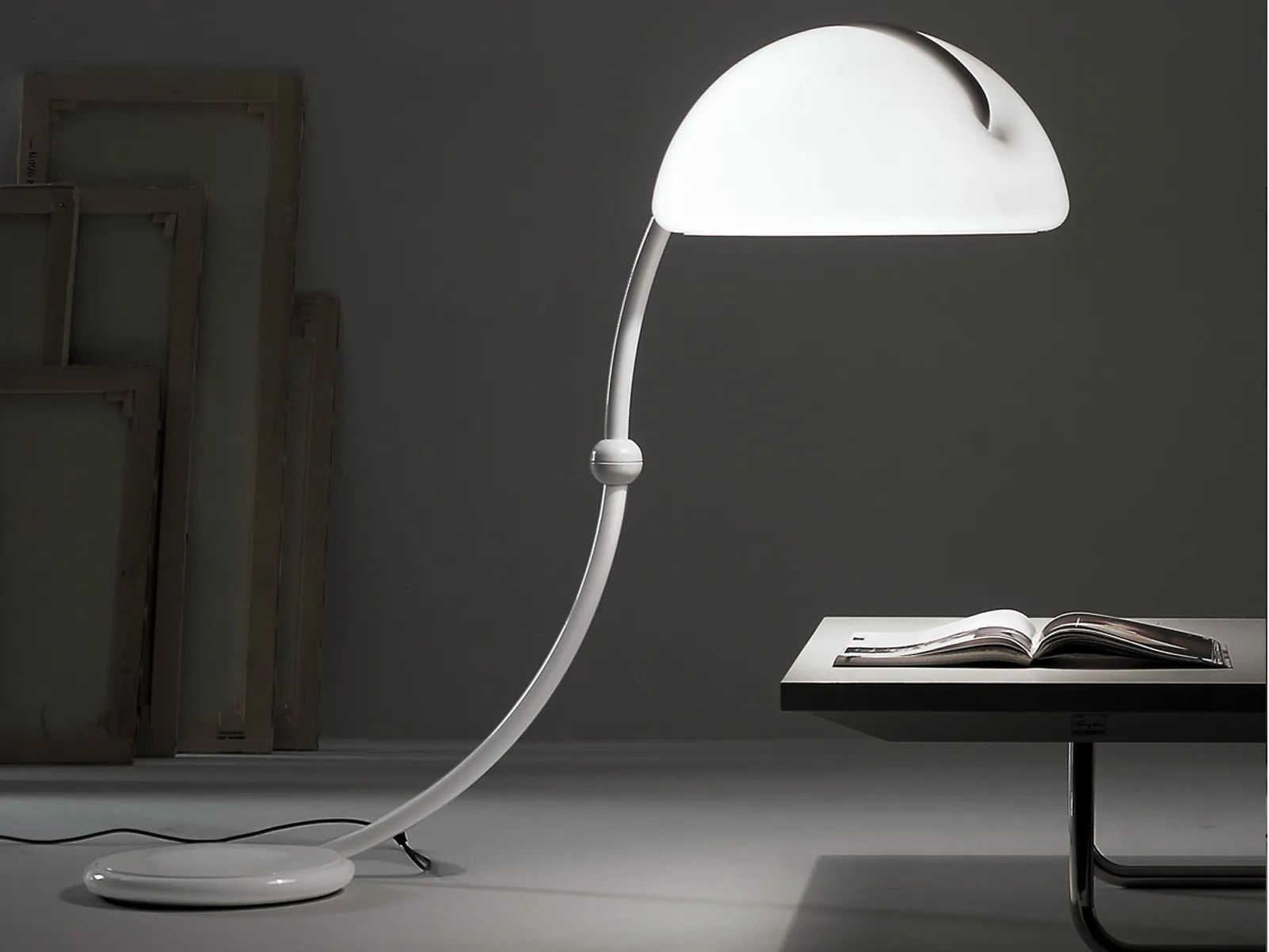 Металлический торшер с абажуром из метакрилата Martinelli Luce змея ARCH-00043046