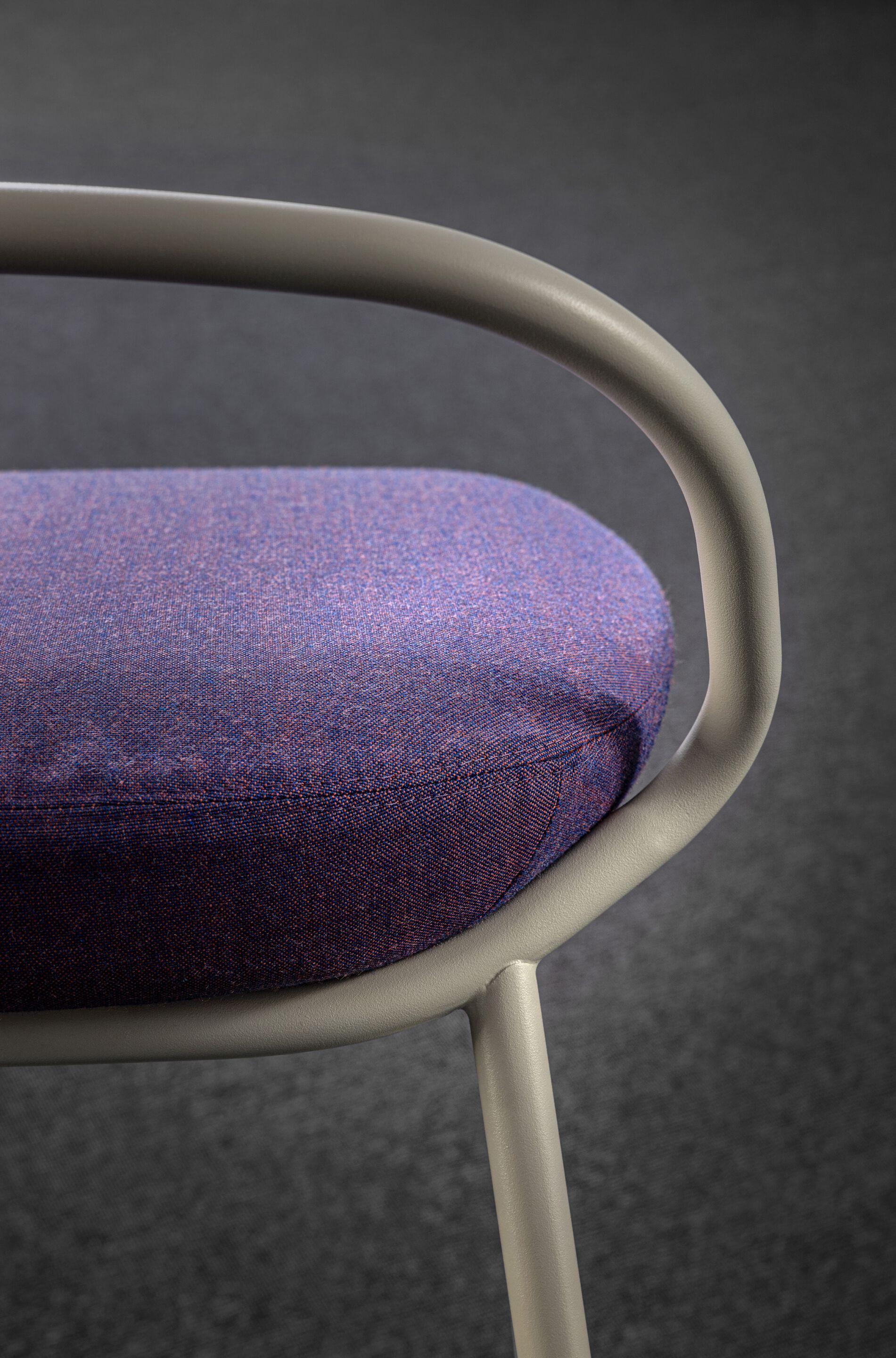 Высокий стальной штабелируемый стул с подставкой для ног Mara Icon ARCH-00107929 - Вид №10