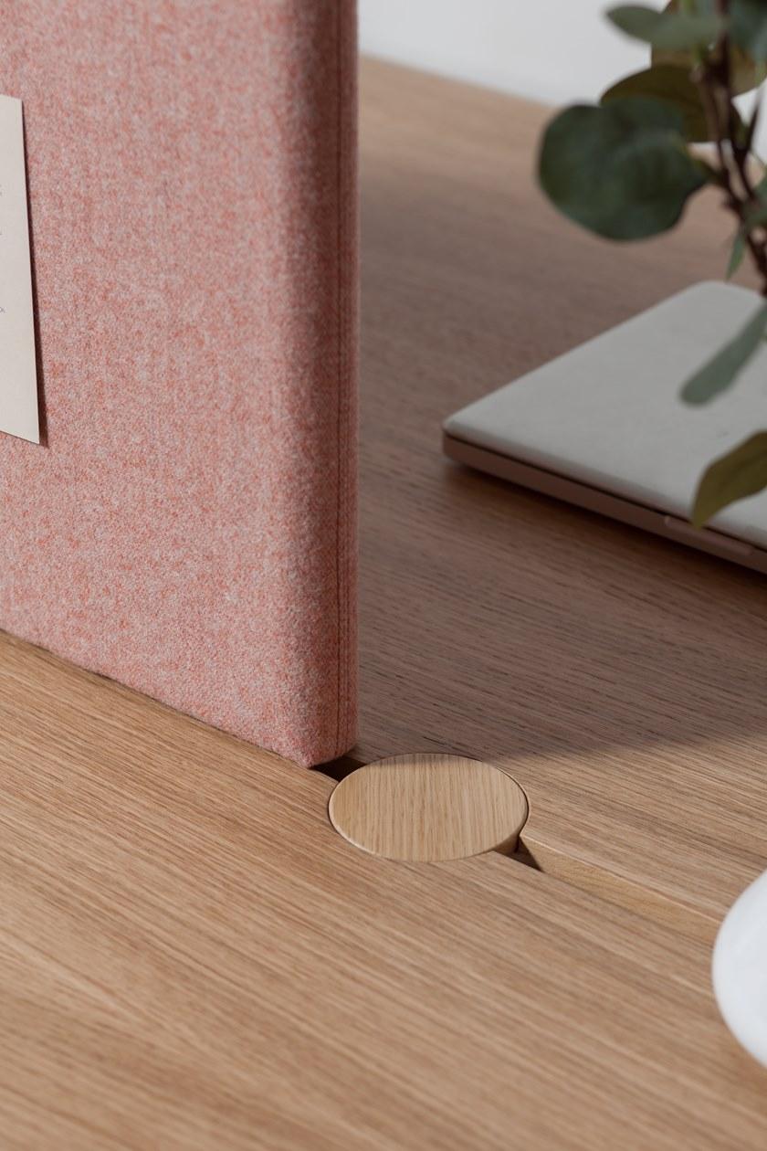 Manerba Дубовый стол с разделительными панелями и системой управления кабелями sun-id-1453016 - Вид №4