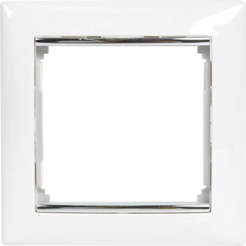 Рамка Legrand Valena Classic: белый глянец с серебристым штрихом 82365937