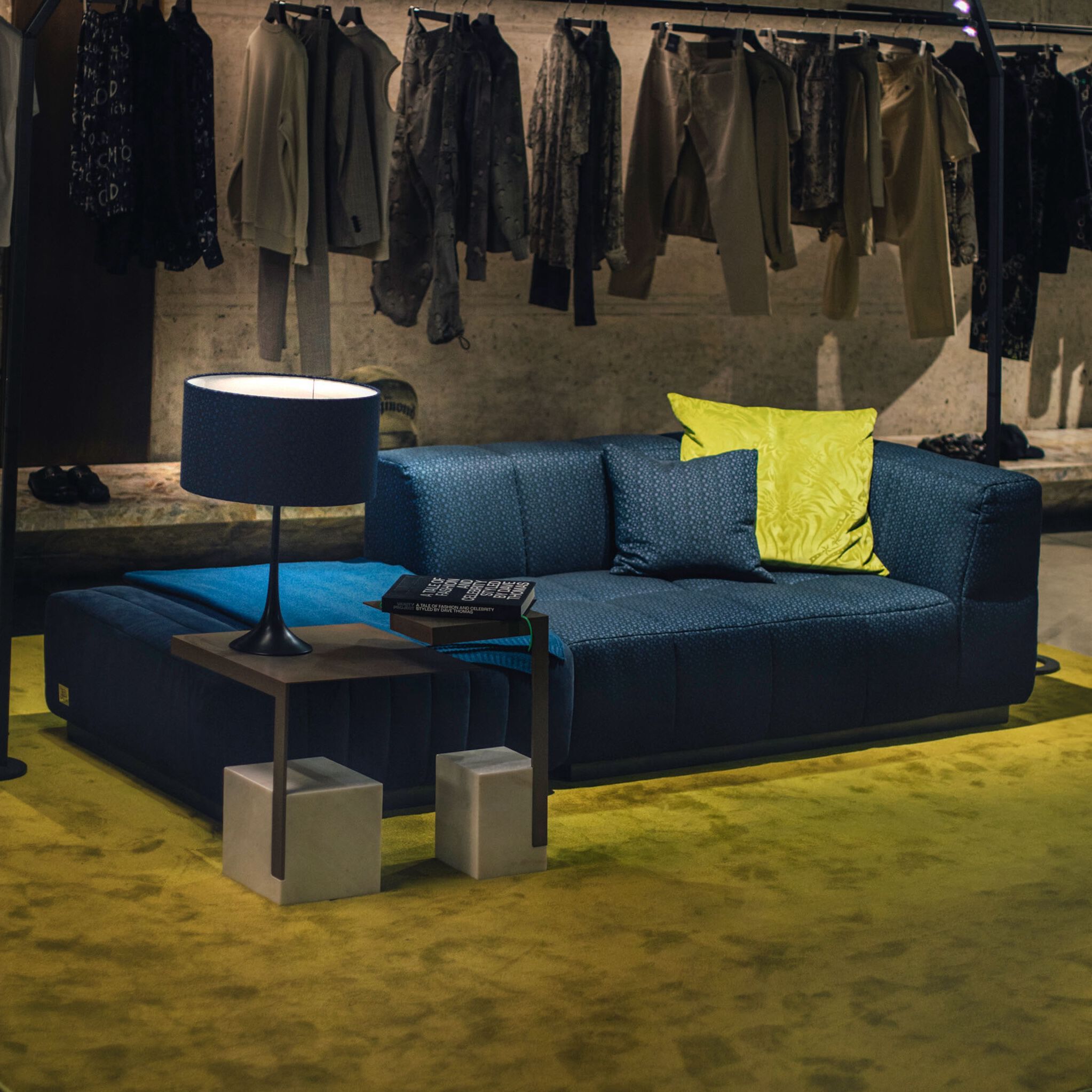 Настольная лампа из ткани и металла Formitalia Джон Ричмонд ARCH-00131748