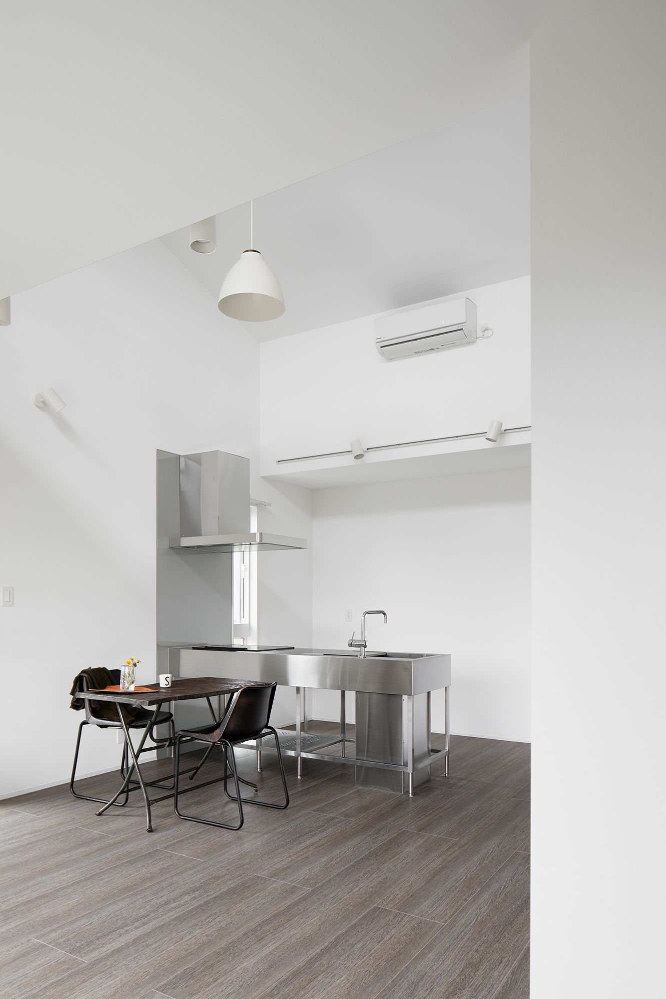 Кухня из нержавеющей стали с островом без ручек Miratap OSSO ARCH-00129289 - Вид №1