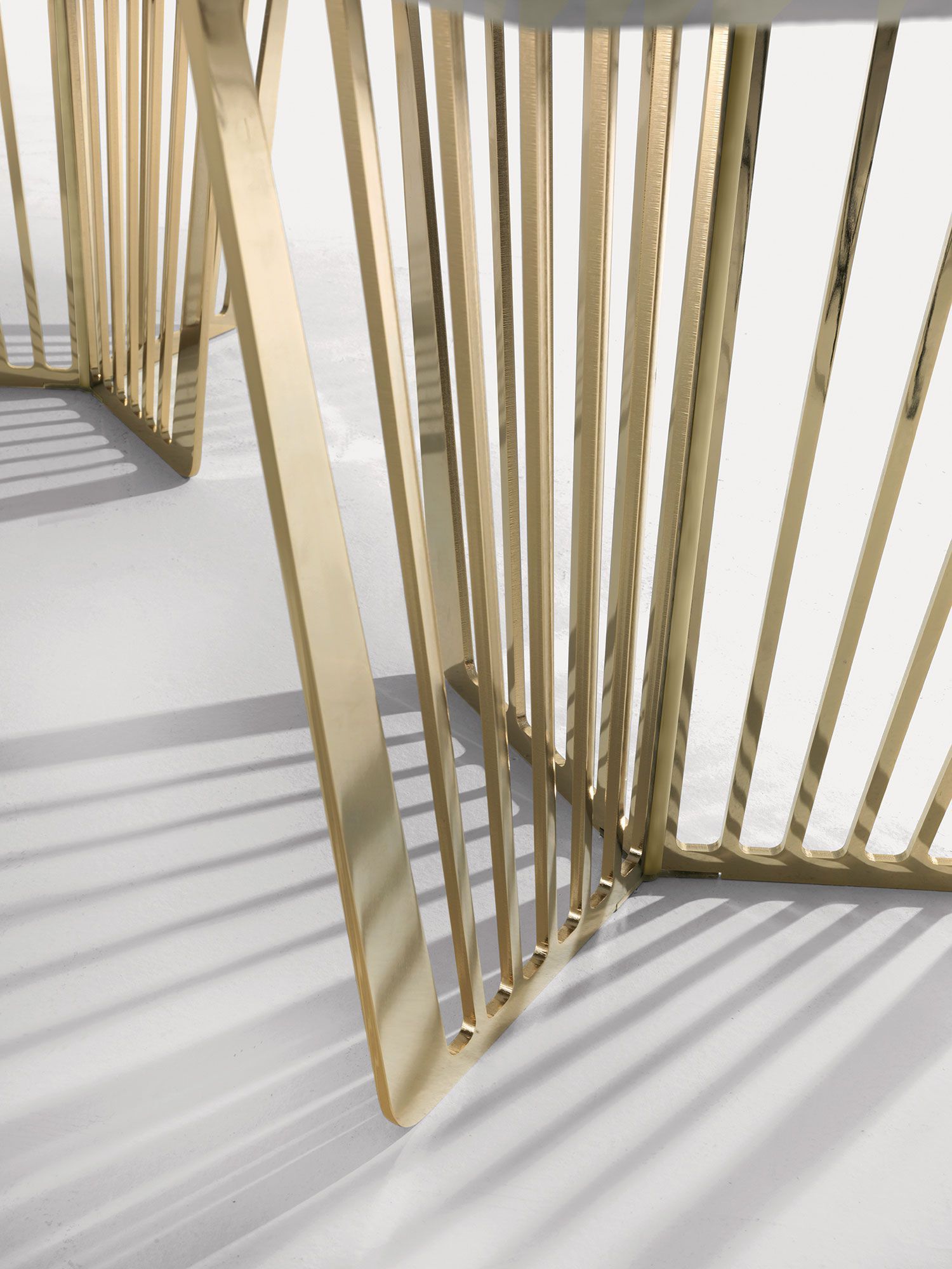 Металлический и мраморный обеденный стол Vittoria Frigerio Alfieri ARCH-00126413