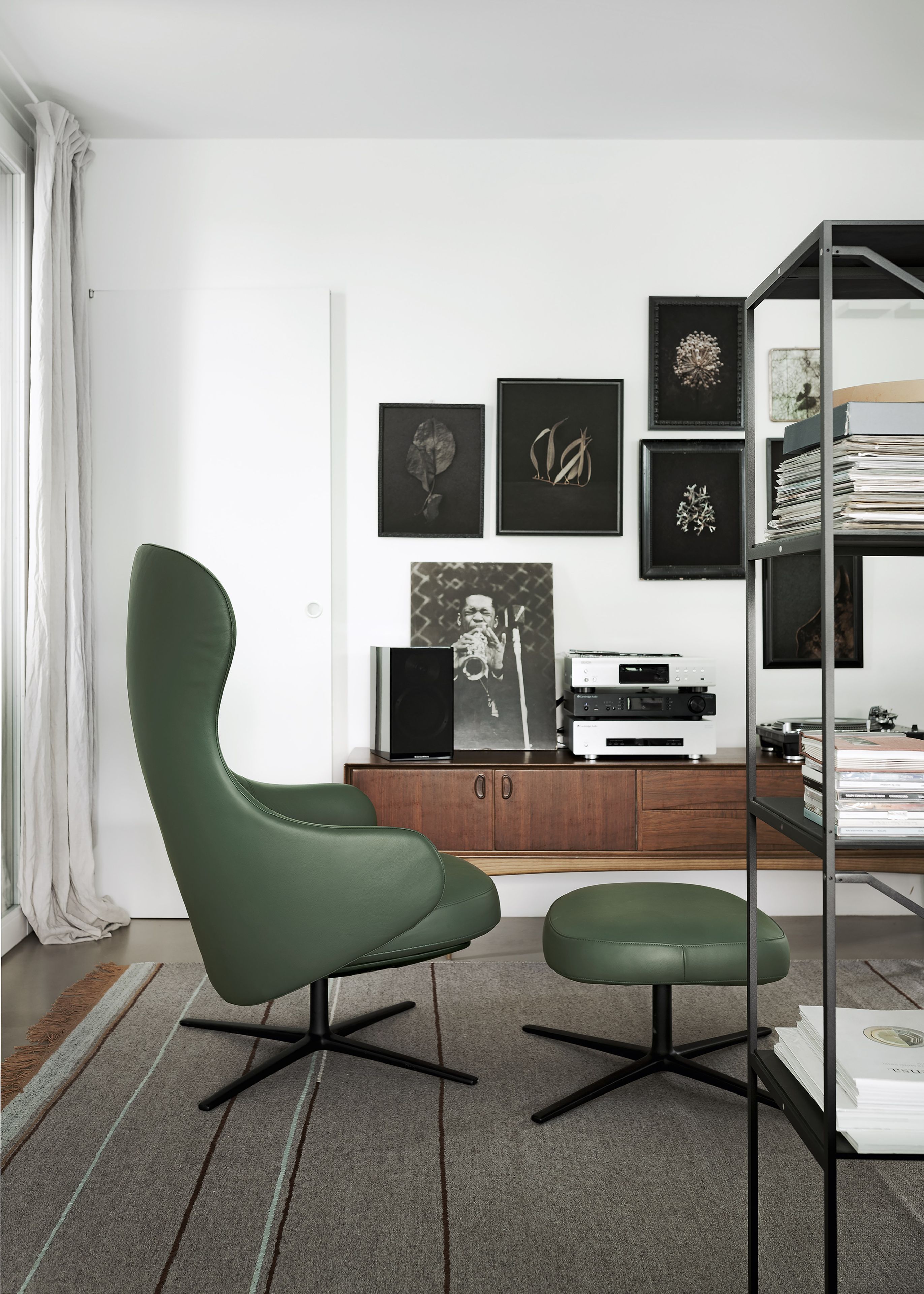 Вращающееся кресло с самотяжеляющимся механизмом Kristalia Dua ARCH-00038731 - Вид №4