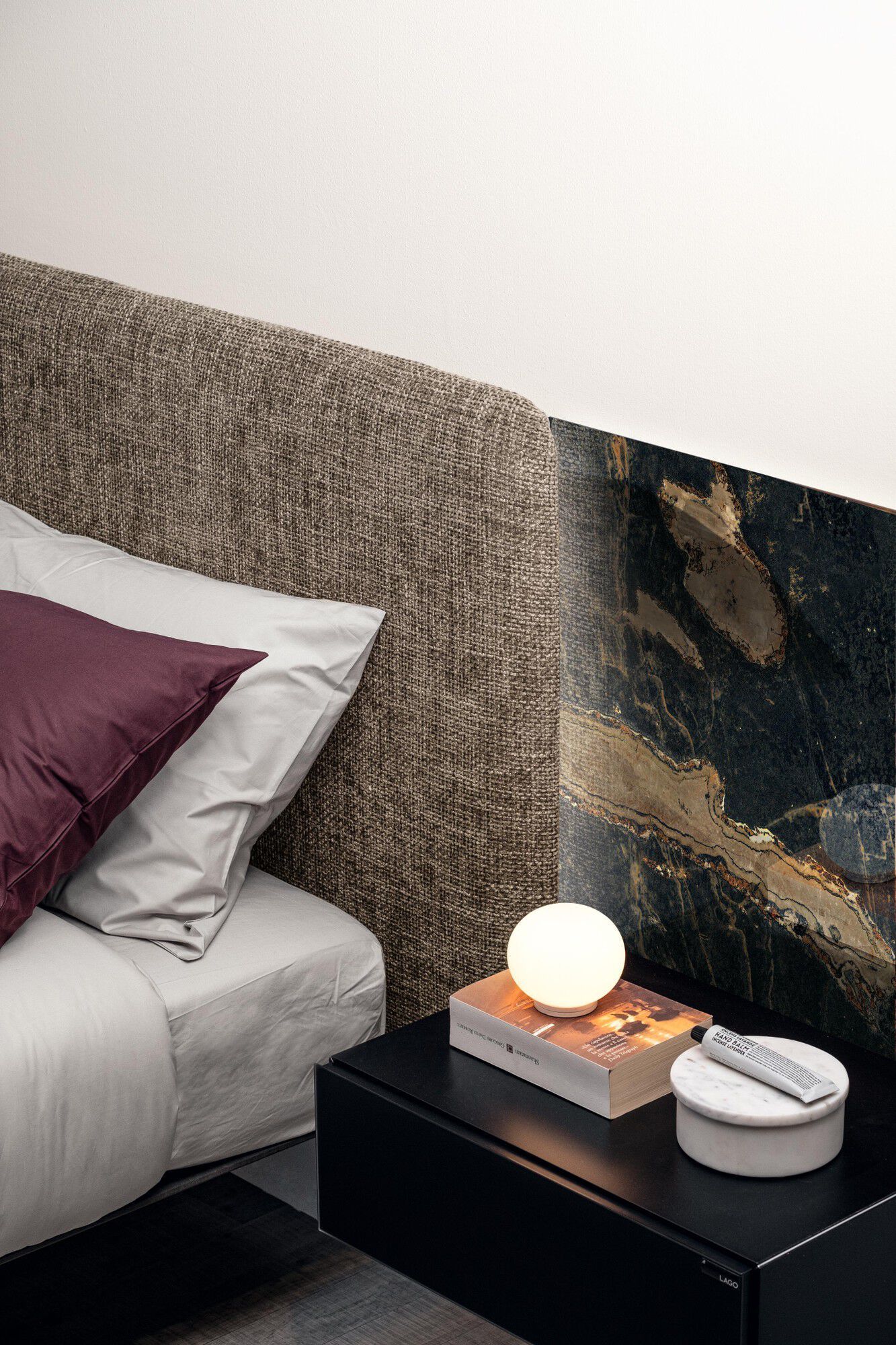 Двуспальная кровать с мягким изголовьем Lago STEEL FREE 1757 ARCH-00133987 - Вид №1