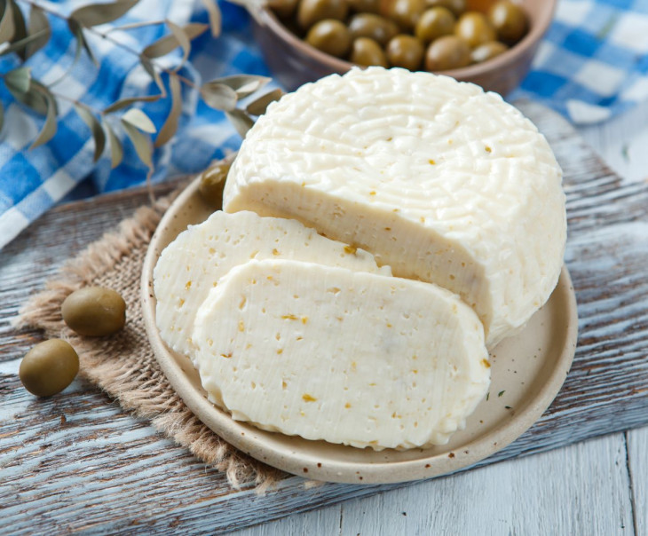 3901 Сыр рассольный "С оливками" свежий Вкусляндия  - Вид №1