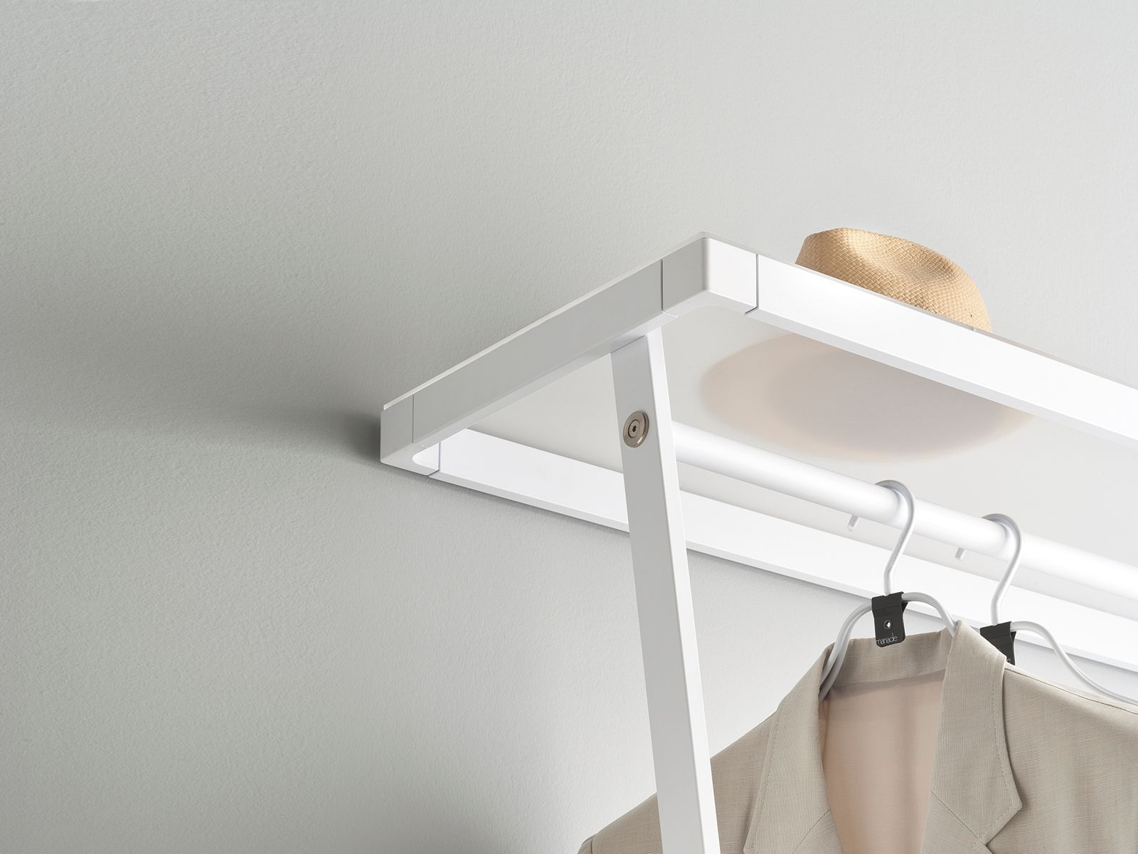 Стальная вешалка с порошковым покрытием Manade Arnage ARCH-00018158 - Вид №1