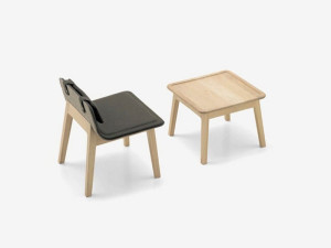 Квадратный журнальный столик из дуба