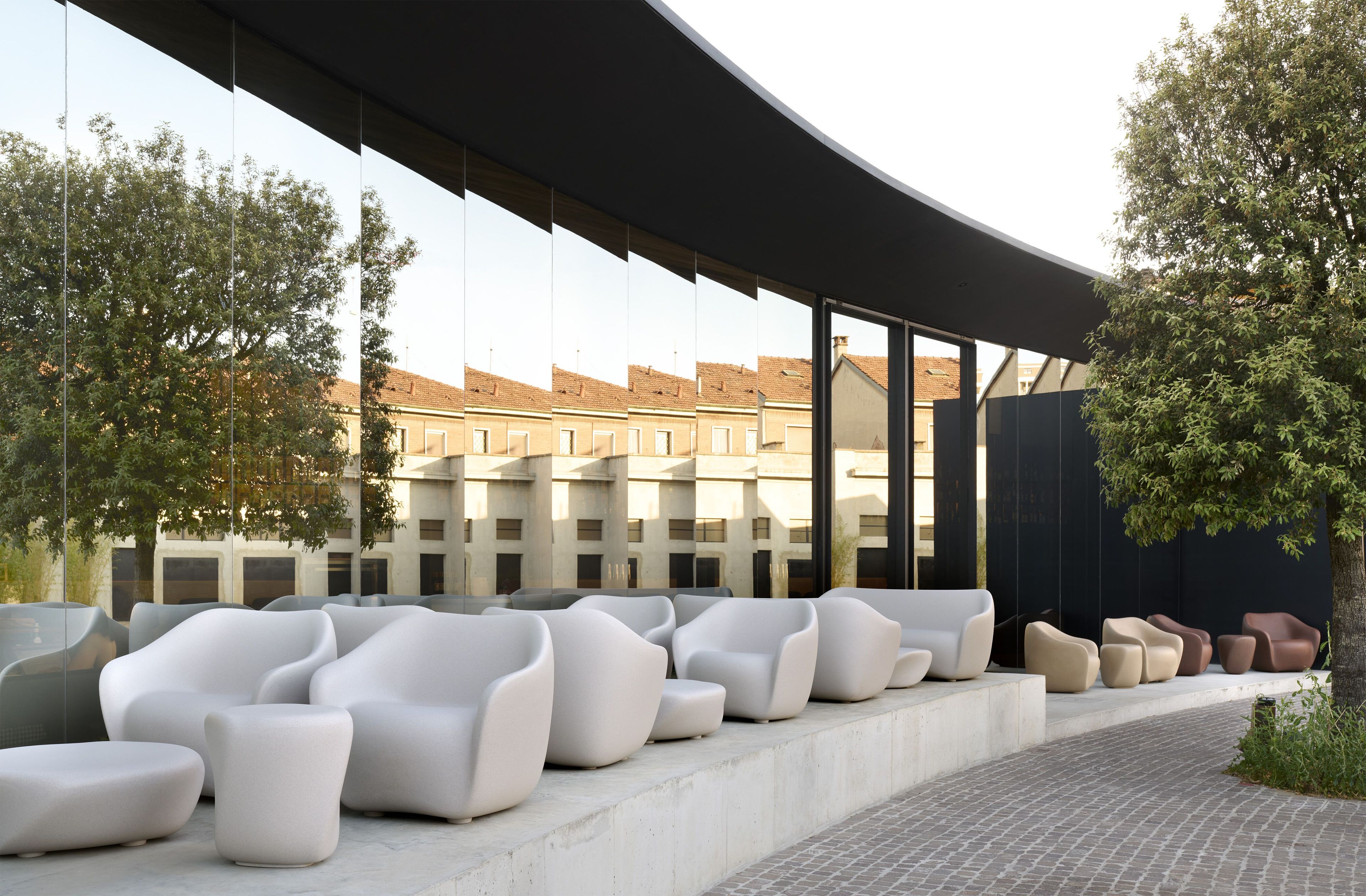 Журнальный столик из полиэтилена SLIDE Reborn ARCH-00052046 - Вид №3