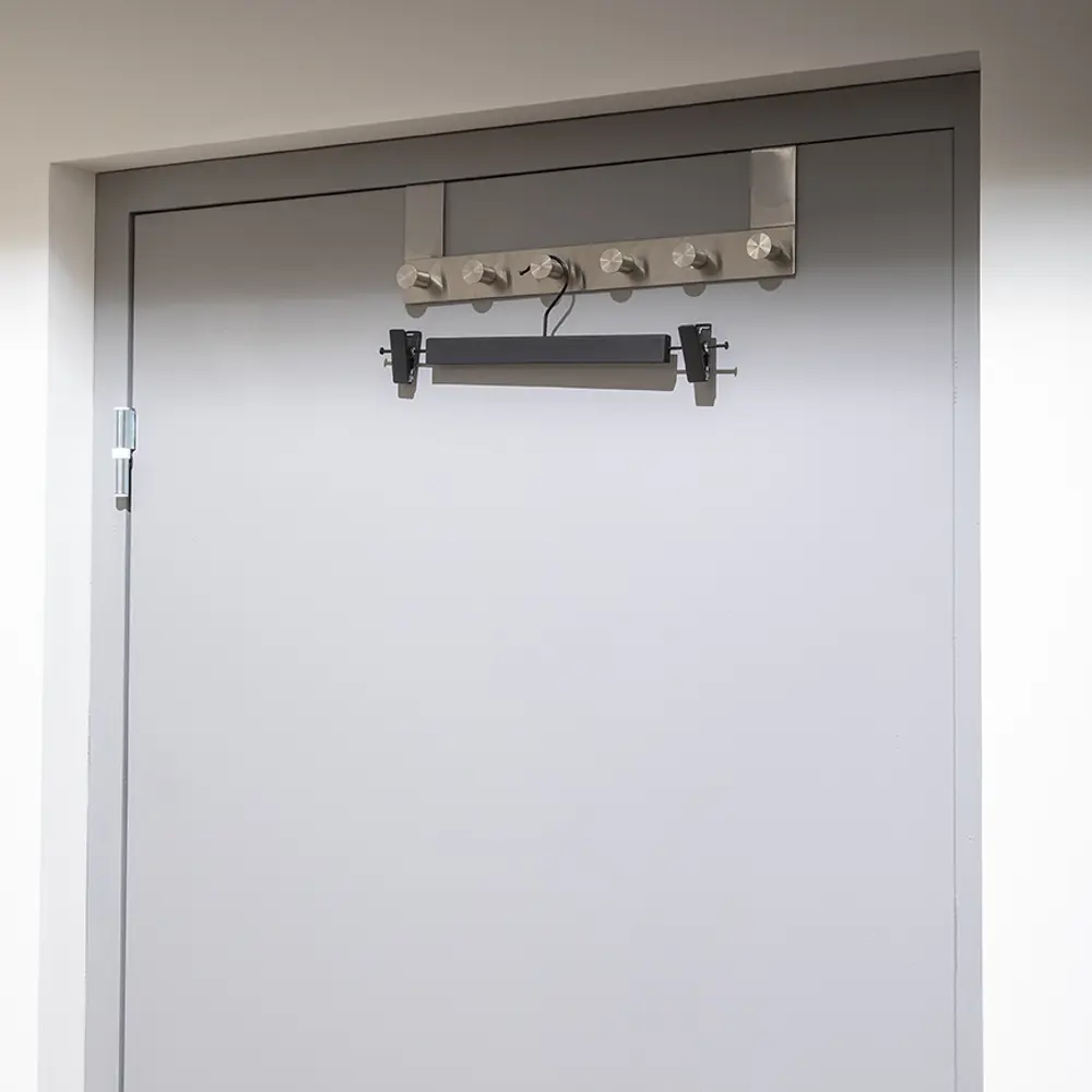 Плечики для одежды KONSENSA с зажимом 34 см дерево/металл цвет черный Плечики с зажимом STLM-2146951