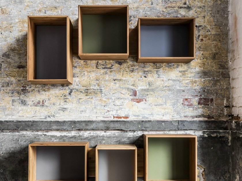 We Do Wood Настенный книжный шкаф из дуба  3040200  - Вид №4