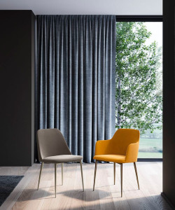 Тканевый стул без подлокотников