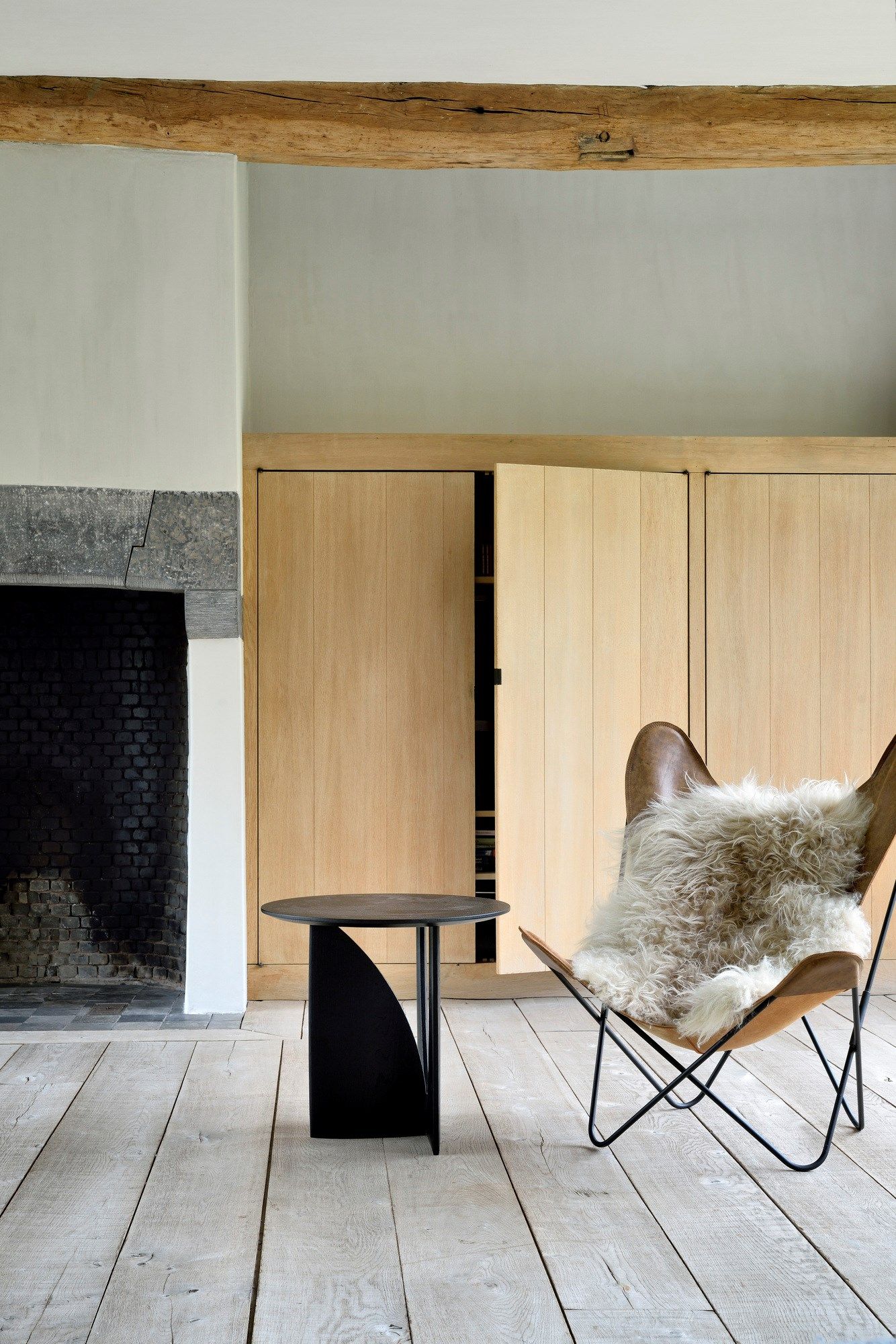 Круглый журнальный столик из дуба Ethnicraft Geometric ARCH-00033943 - Вид №5