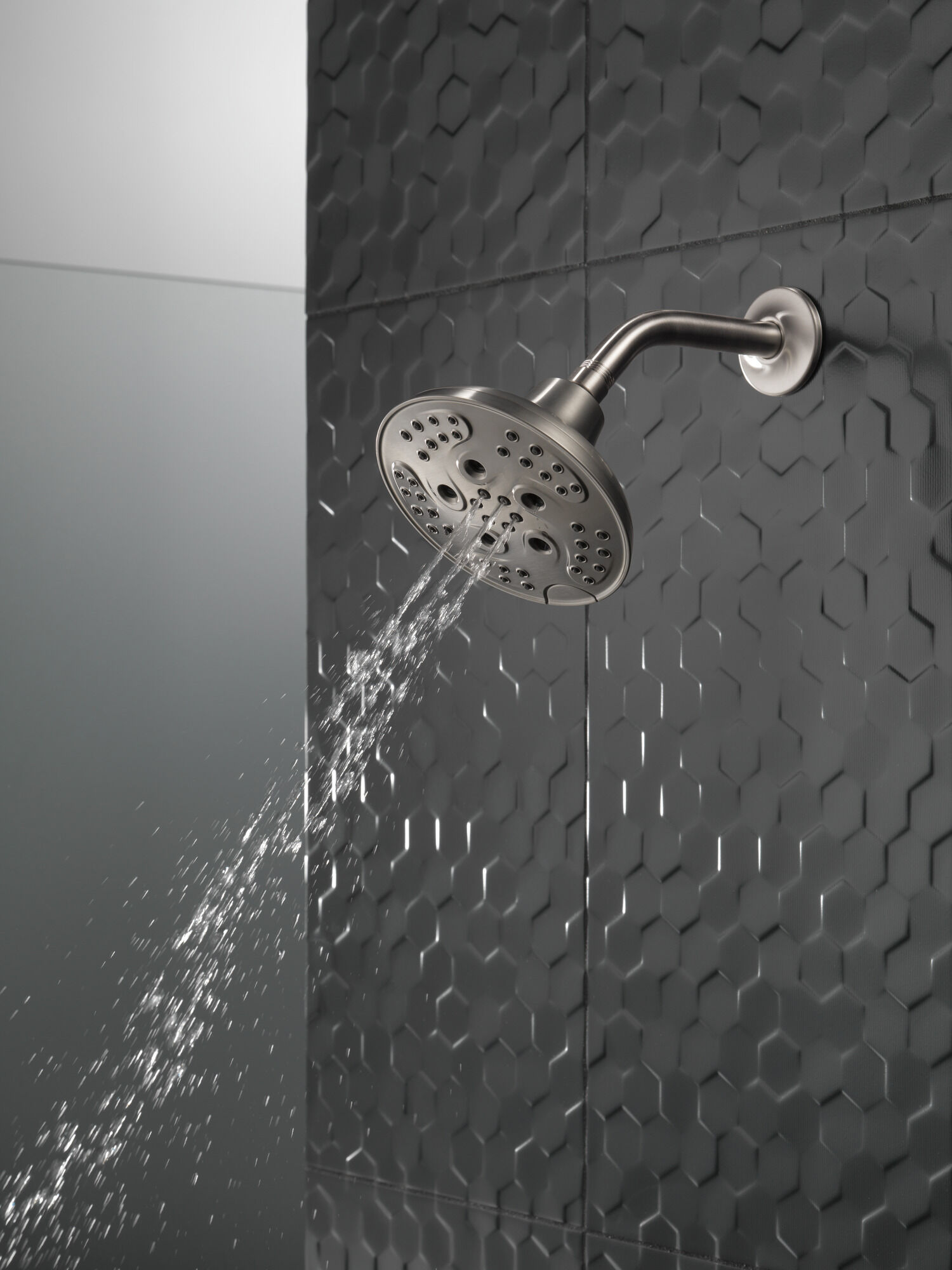 H2Okinetic® Переходная душевая лейка Raincan с 5 настройками Delta Faucet 52666-SS - Вид №8