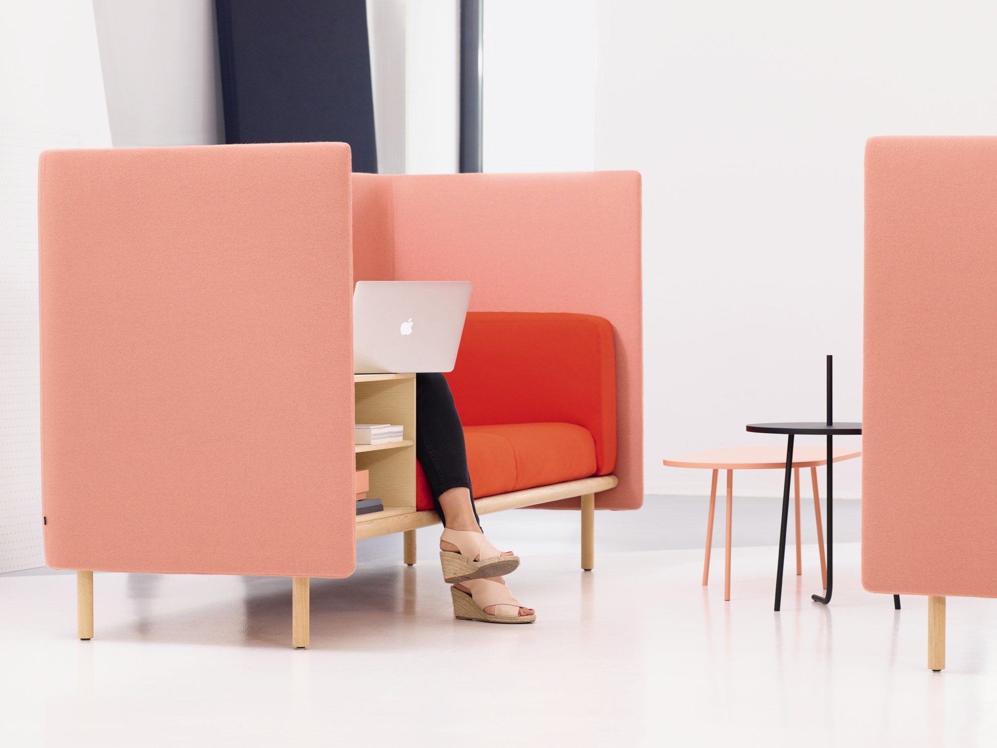 Диван с отсеком для хранения COR Floater ARCH-00084926 - Вид №1