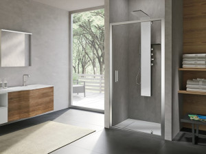 Нишевая душевая кабина с поворотной дверью