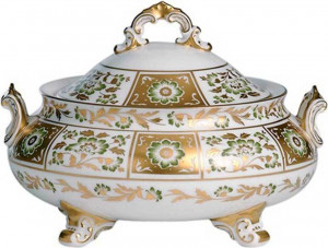 90770 Royal Crown Derby Блюдо для горячего с крышкой Royal Crown Derby "Дерби, зеленый декор" 2л Фарфор костяной