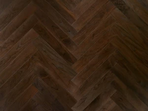 FOGLIE D'ORO Пол из орехового дерева Herringbone 90°