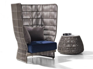 Садовое кресло из полиэтилена с высокой спинкой