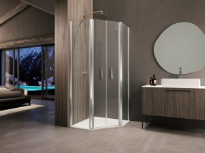 Стеклянная пятиугольная душевая кабина с распашной дверью