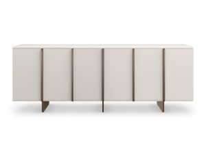 Шкаф из грецкого ореха с распашными дверями