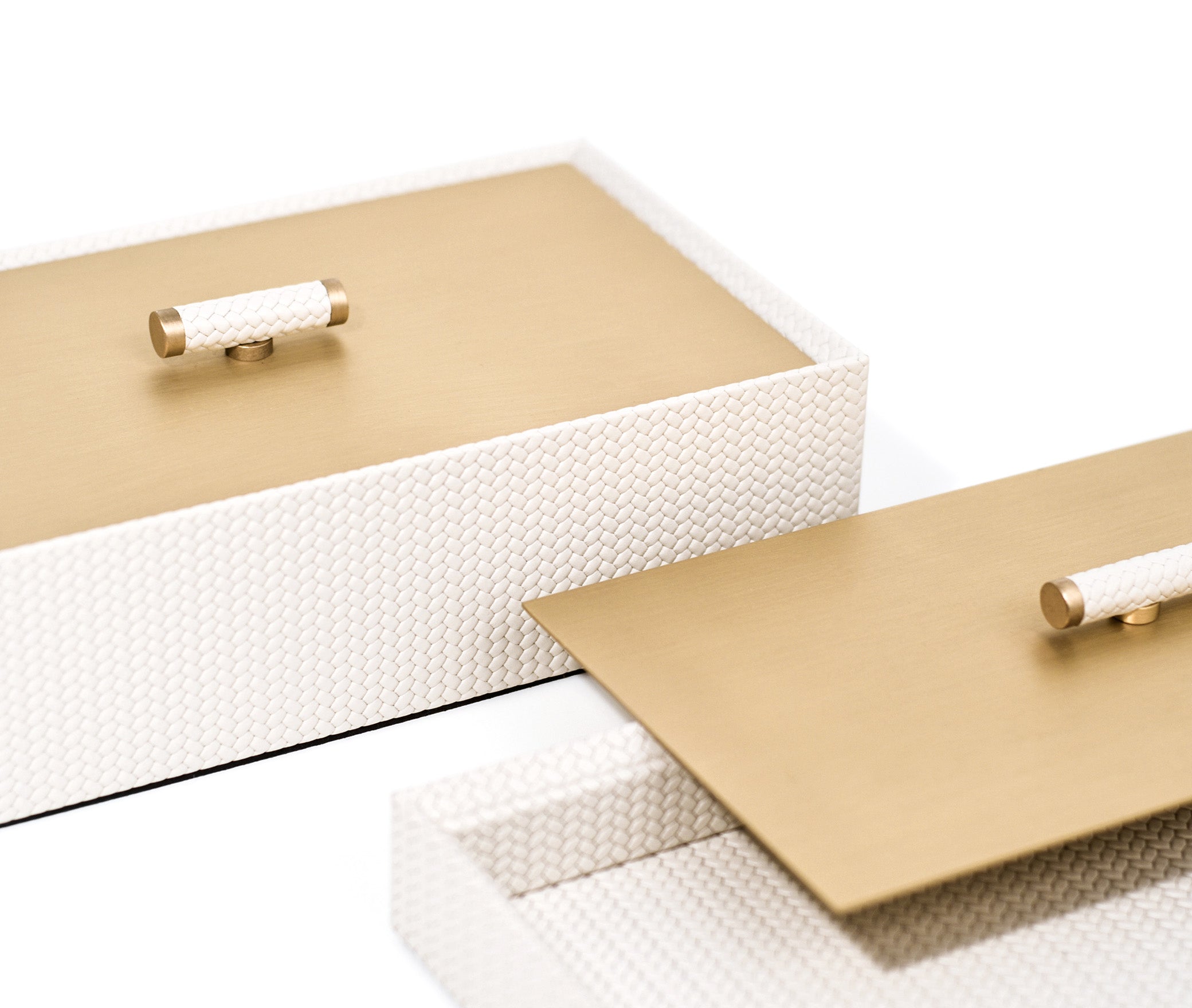 Коробка Iside - 17,6X17,6XH4,5 см / металлик_хром / ари-кожа_черный Pinetti 00.1242.037.001 - Вид №3