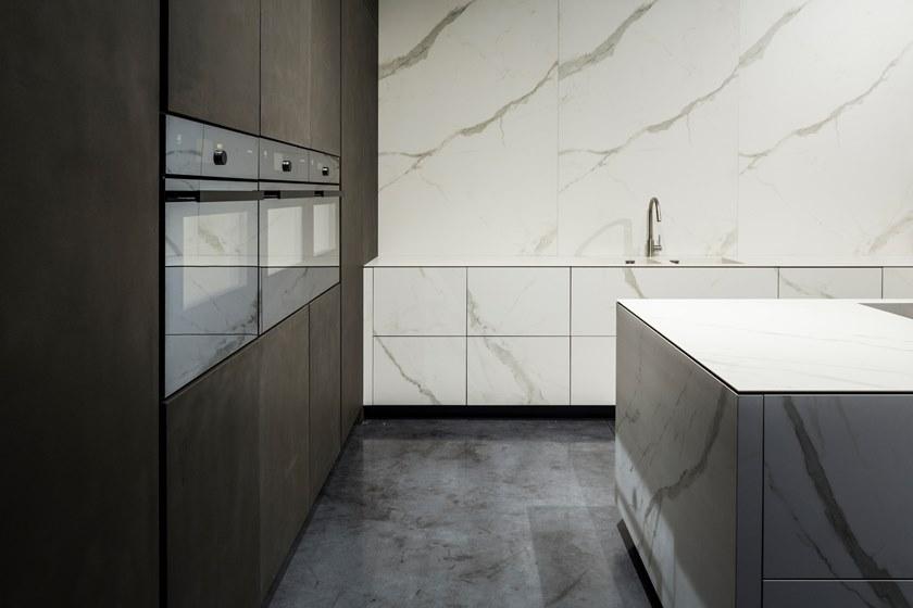 RIFRA Кухня с открыванием push-pull с островом Kube sun-id-1444871 - Вид №4