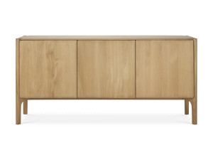 Шкаф из дуба с распашными дверями