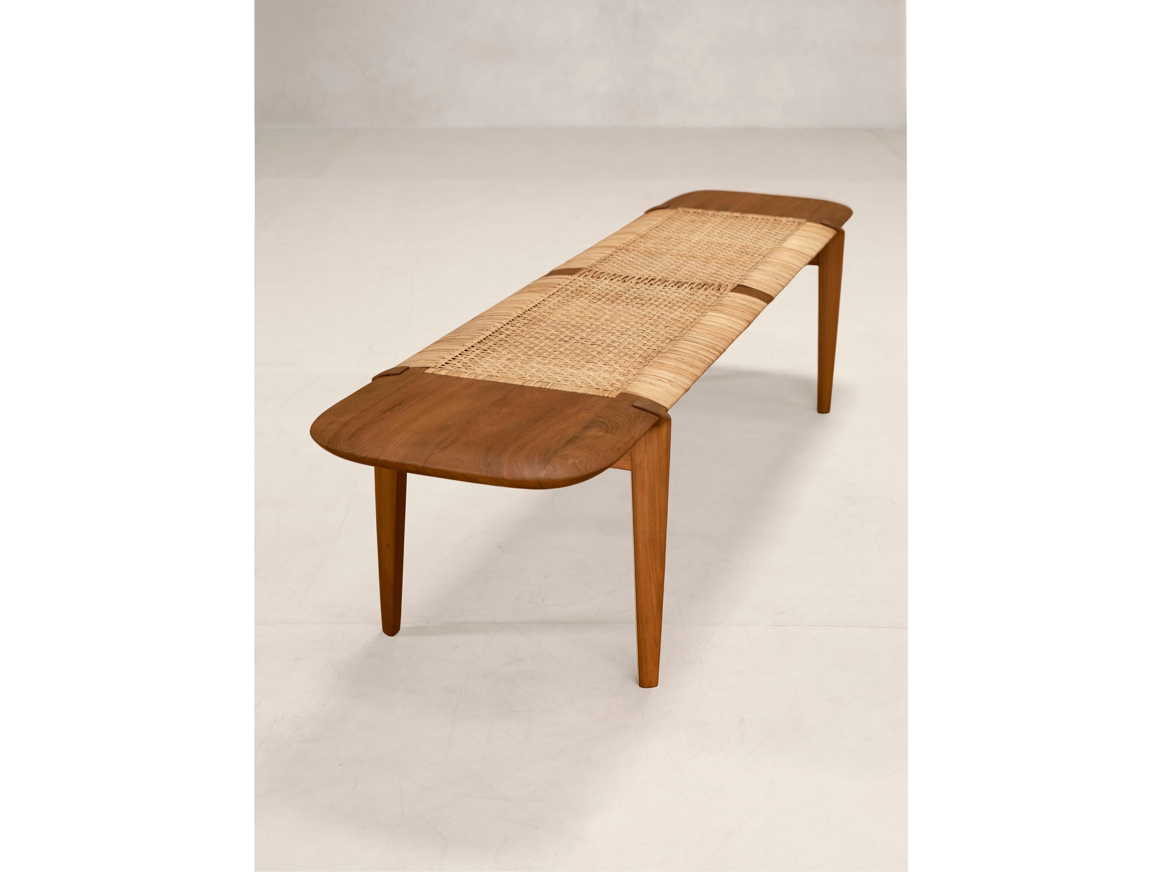 Скамейка из тикового дерева Phantom Hands Tangāli ARCH-00097989 - Вид №1