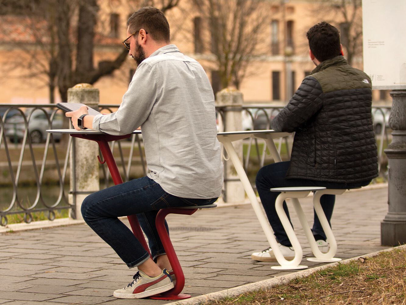 Круглый стальной стол для общественных мест со встроенным сиденьем City Design Zoid ARCH-00116455 - Вид №3