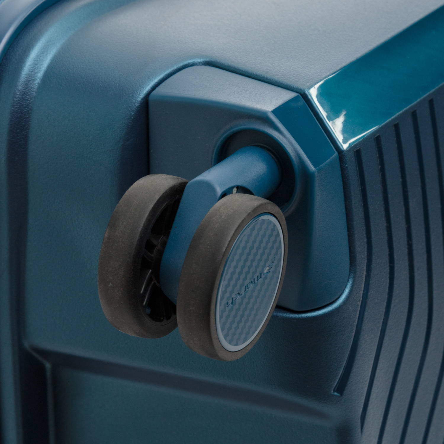 M1260-74-72 Чемодан M1260*72 L March Gotthard  - Вид №6