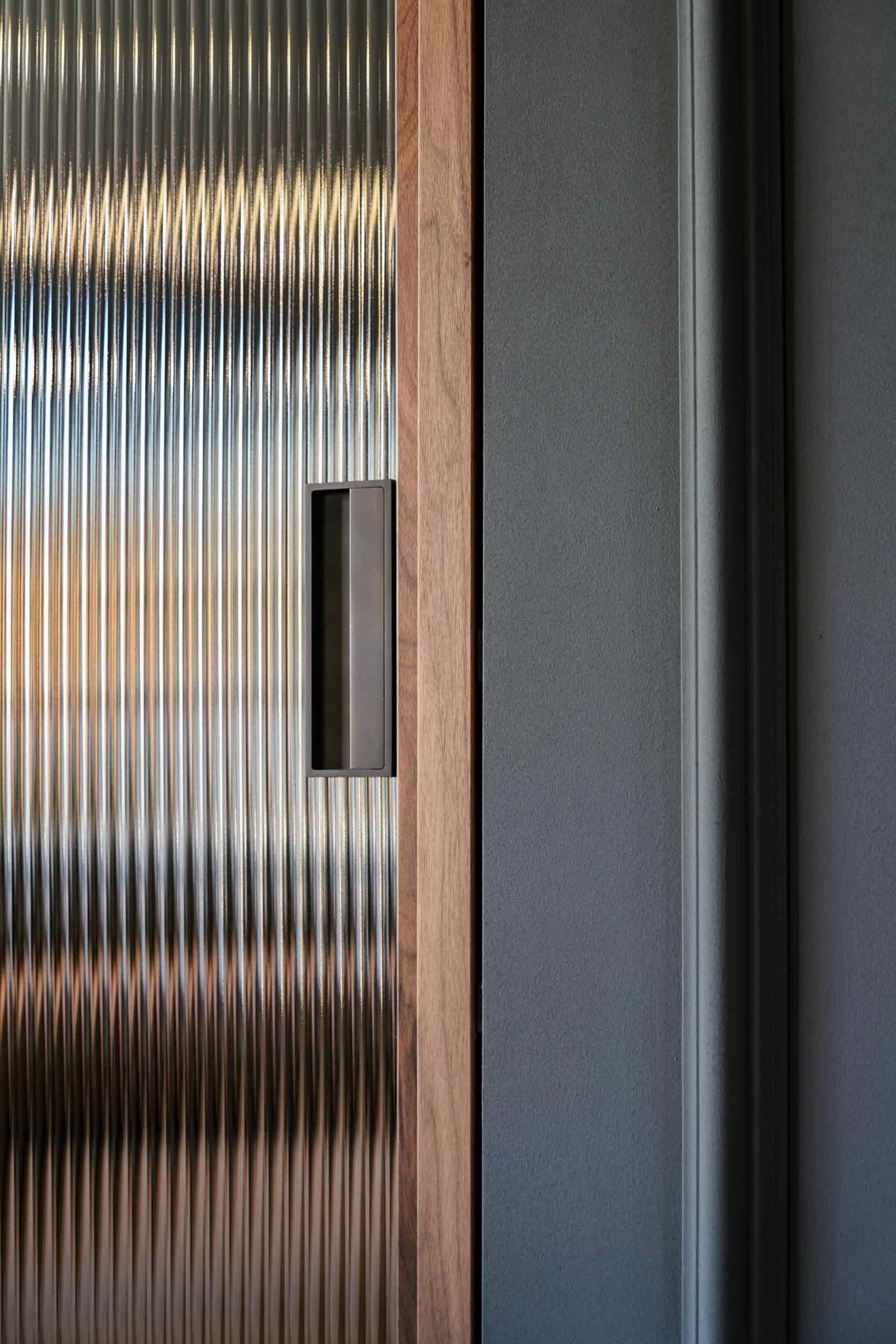 Деревянные и стеклянные распашные двери Carminati Skyline System ARCH-00142847 - Вид №4