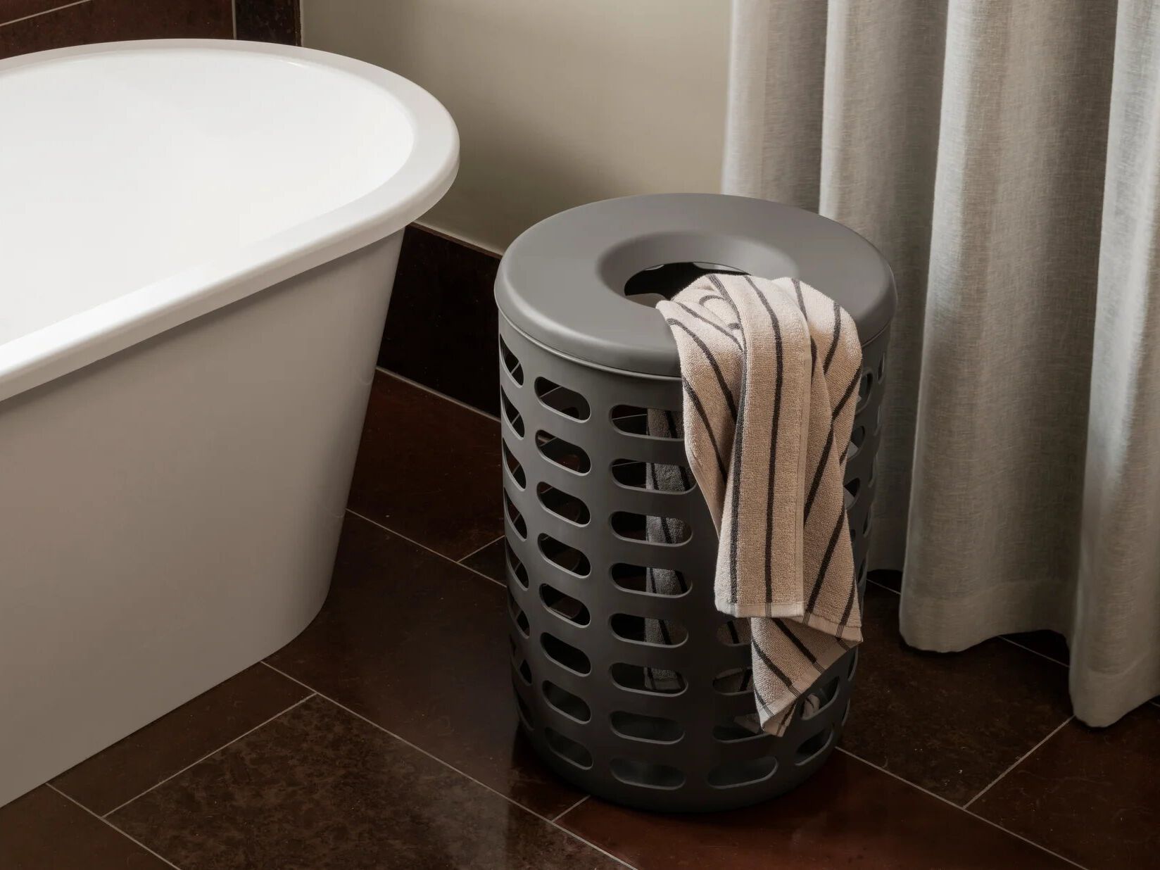 Пластиковая корзина для белья blomus KORIE ARCH-00071166 - Вид №3