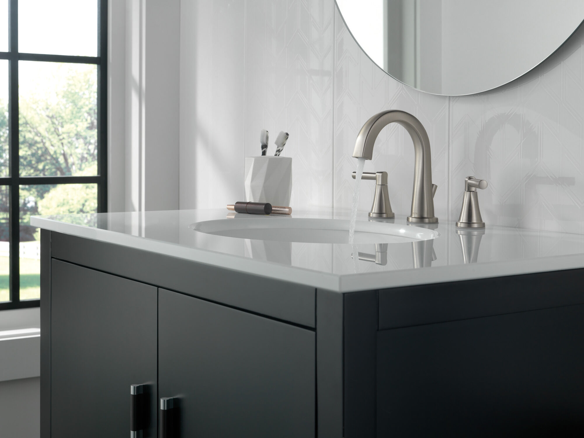 Смеситель для ванной комнаты с двумя ручками Delta Faucet 35891LF-SP - Вид №2