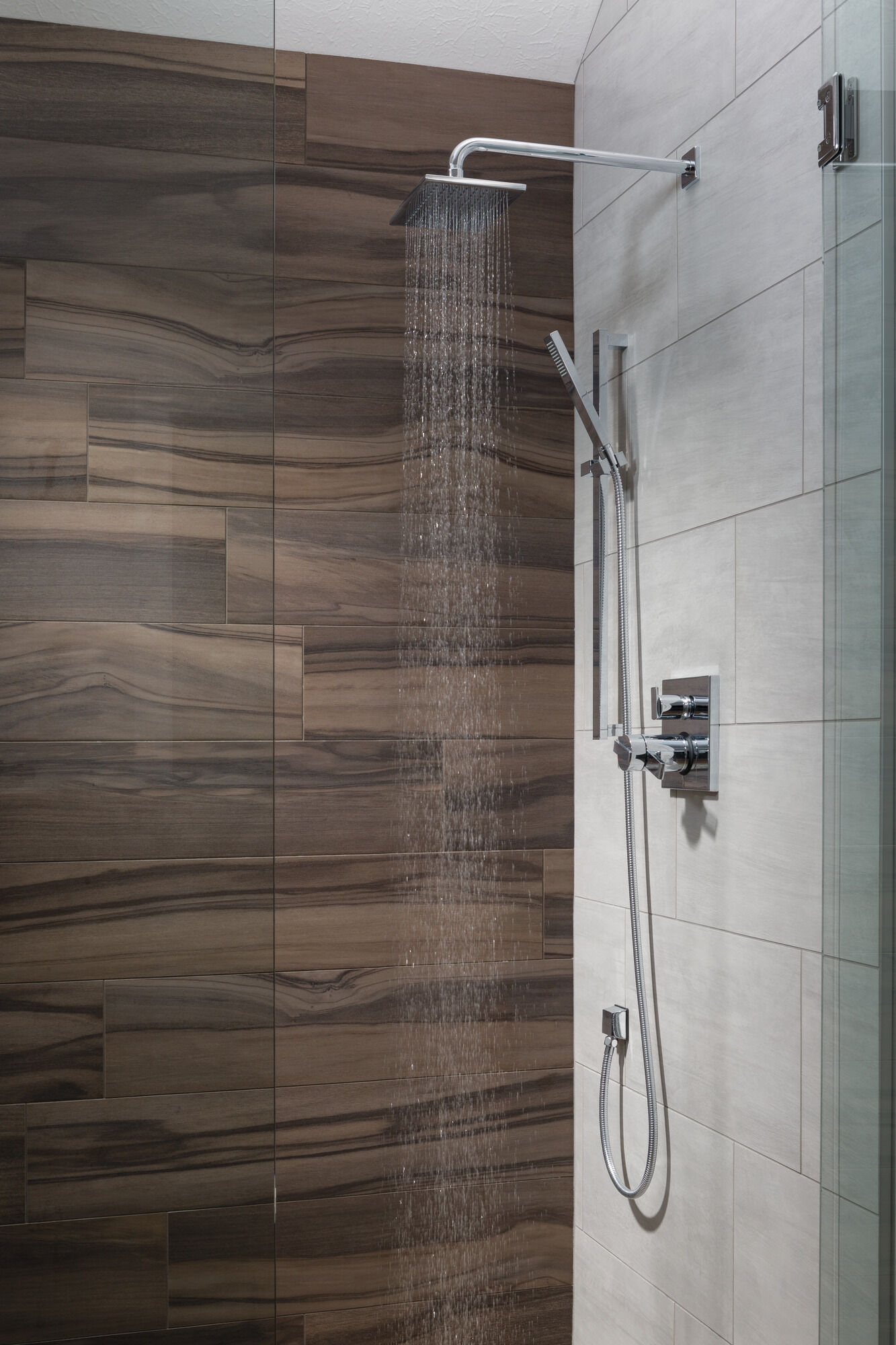 T27T967-PN Угловой клапан Modern TempAssure® серии 17T со встроенным переключателем на 6 положений Delta Faucet Delta Полированный никель - Вид №1