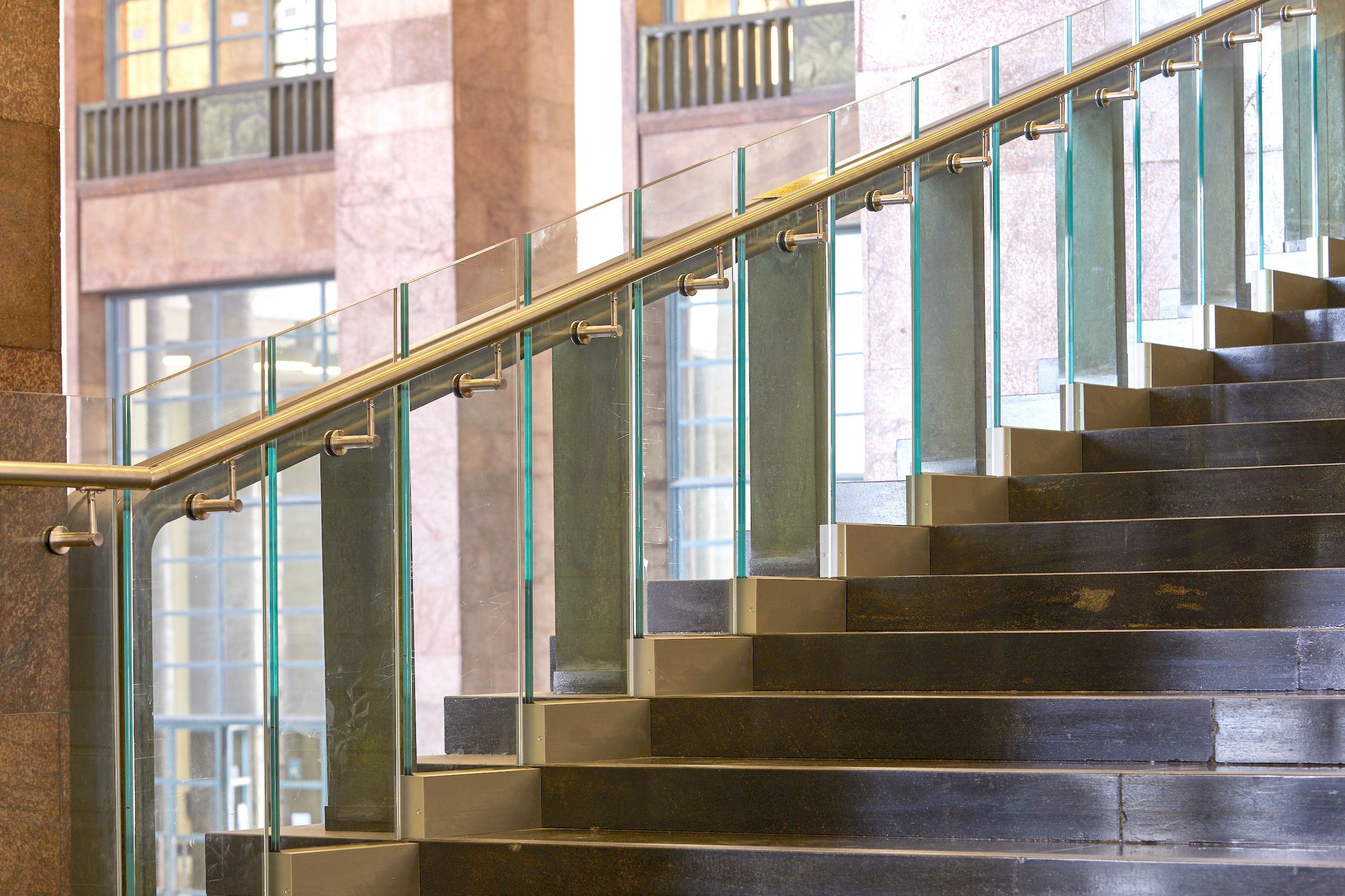 Стеклянный парапет для окон и балконов ALUVETRO система балюстрады GARDA ARCH-00123091 - Вид №4