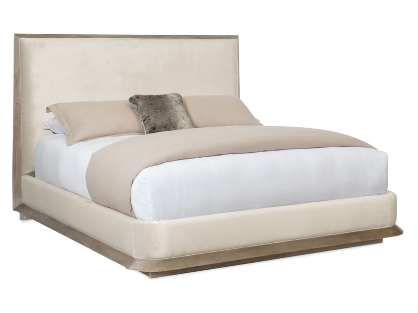 Двуспальная кровать из ткани с мягким изголовьем Caracole THE STAGE IS SET ARCH-00034390