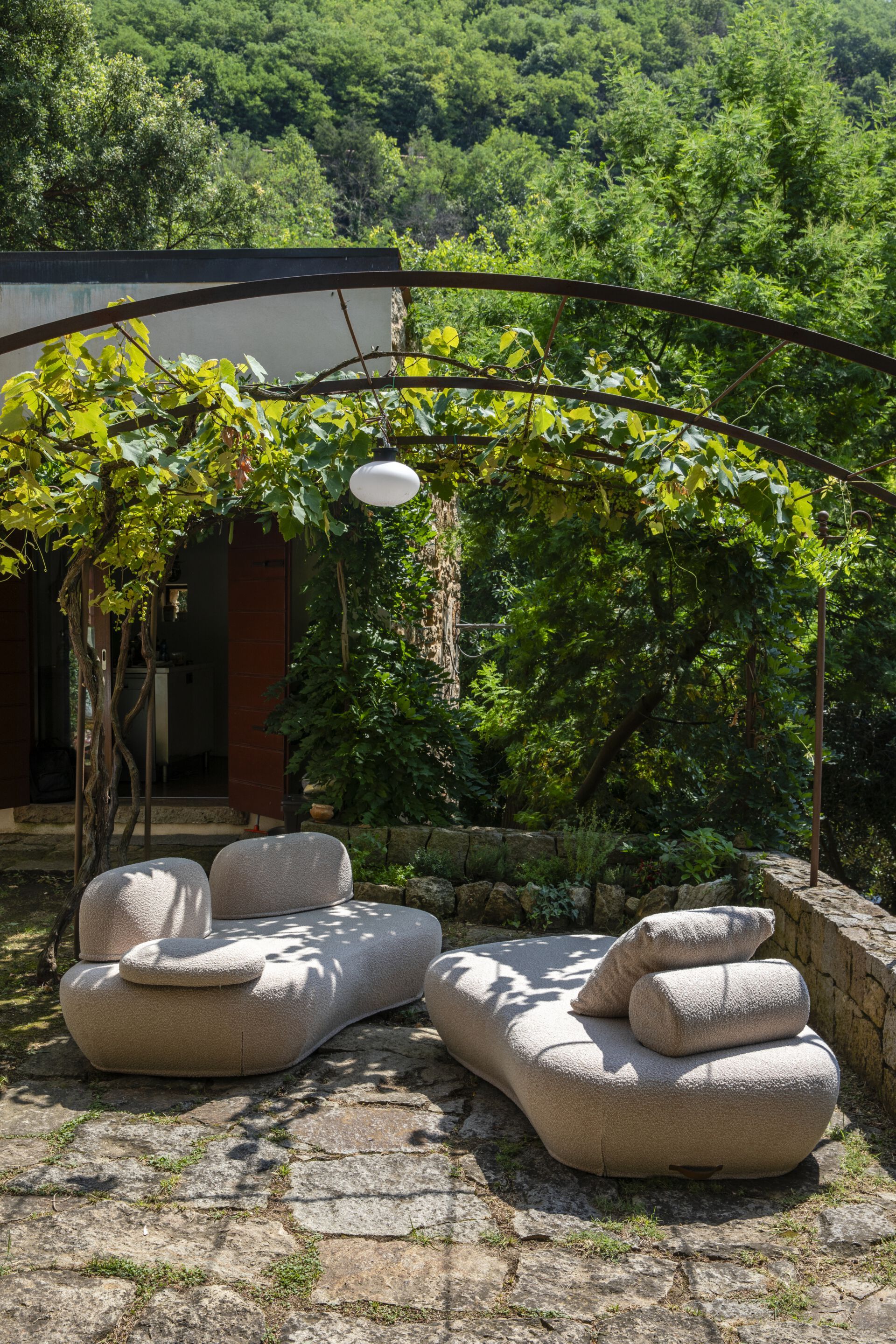 Изогнутый тканевый садовый диван isOnAir ARCH-00107818 - Вид №2