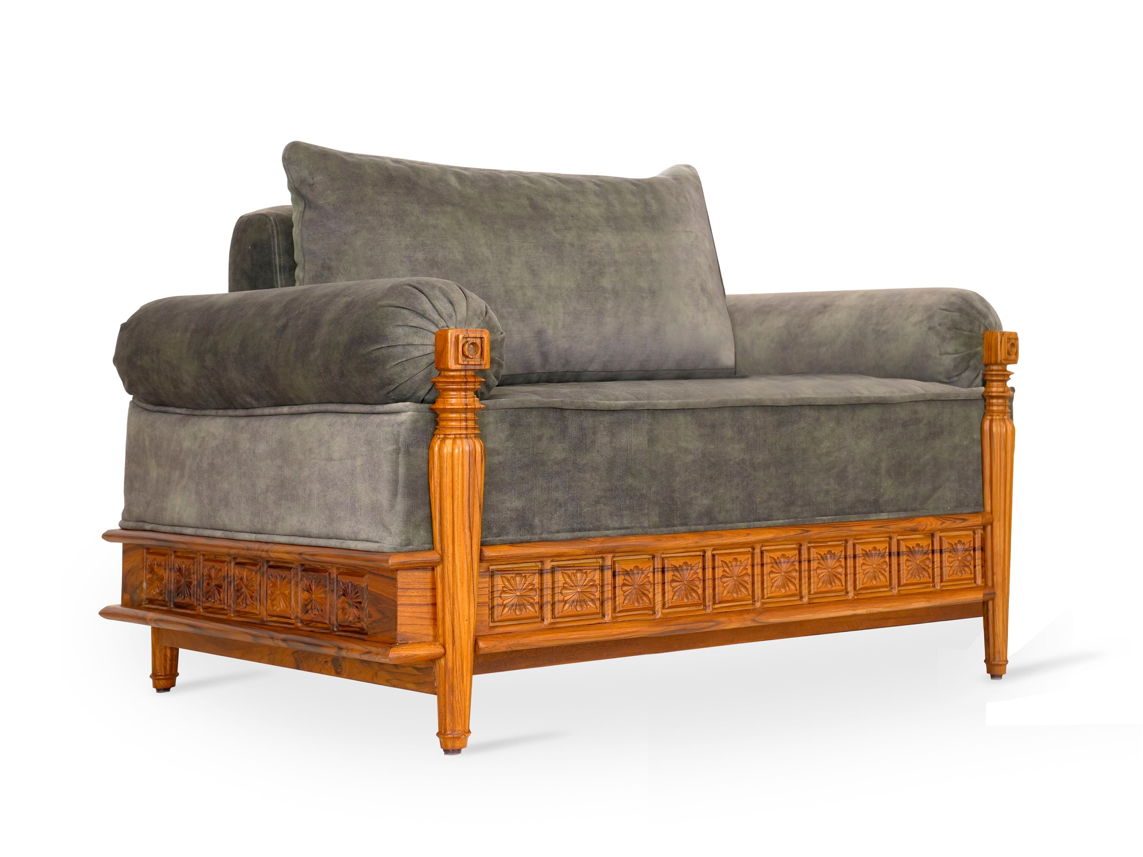 Тканевое кресло с подлокотниками Alankaram KLAS ARCH-00018634