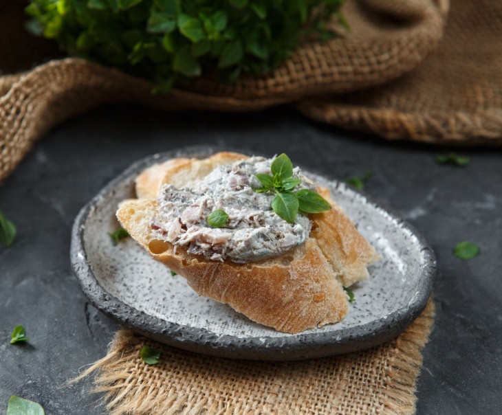 4004 Риет из мяса клария в сливочно-соевом соусе "По-французски" Семья Петровых Вкусляндия  - Вид №3