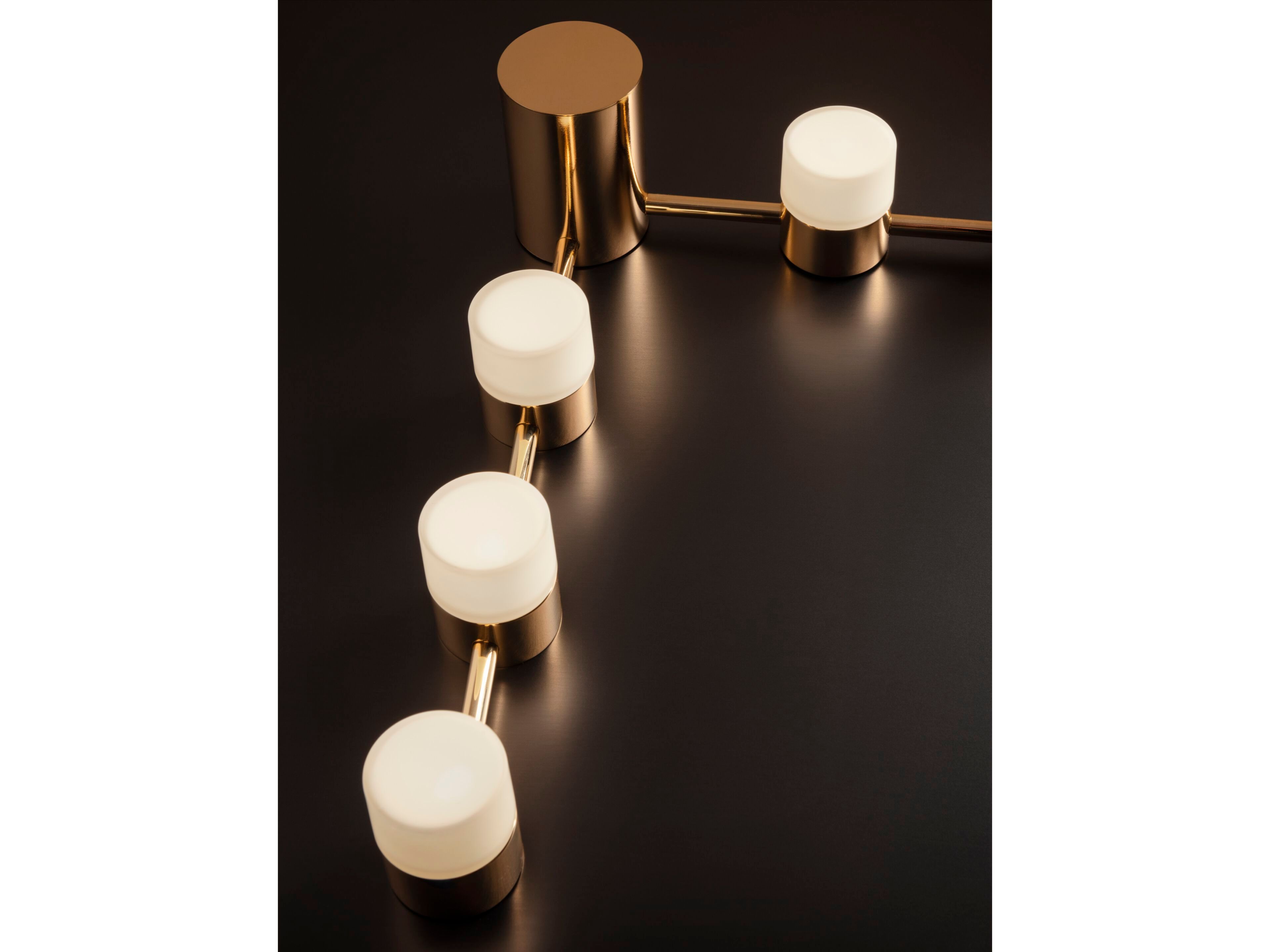 Латунный светодиодный настенный светильник для ванной комнаты CVL Luminaires Backstage ARCH-00030858 - Вид №8