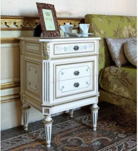 Arnaboldi Interiors Прямоугольная тумбочка из дерева с ящиками Louis xvi