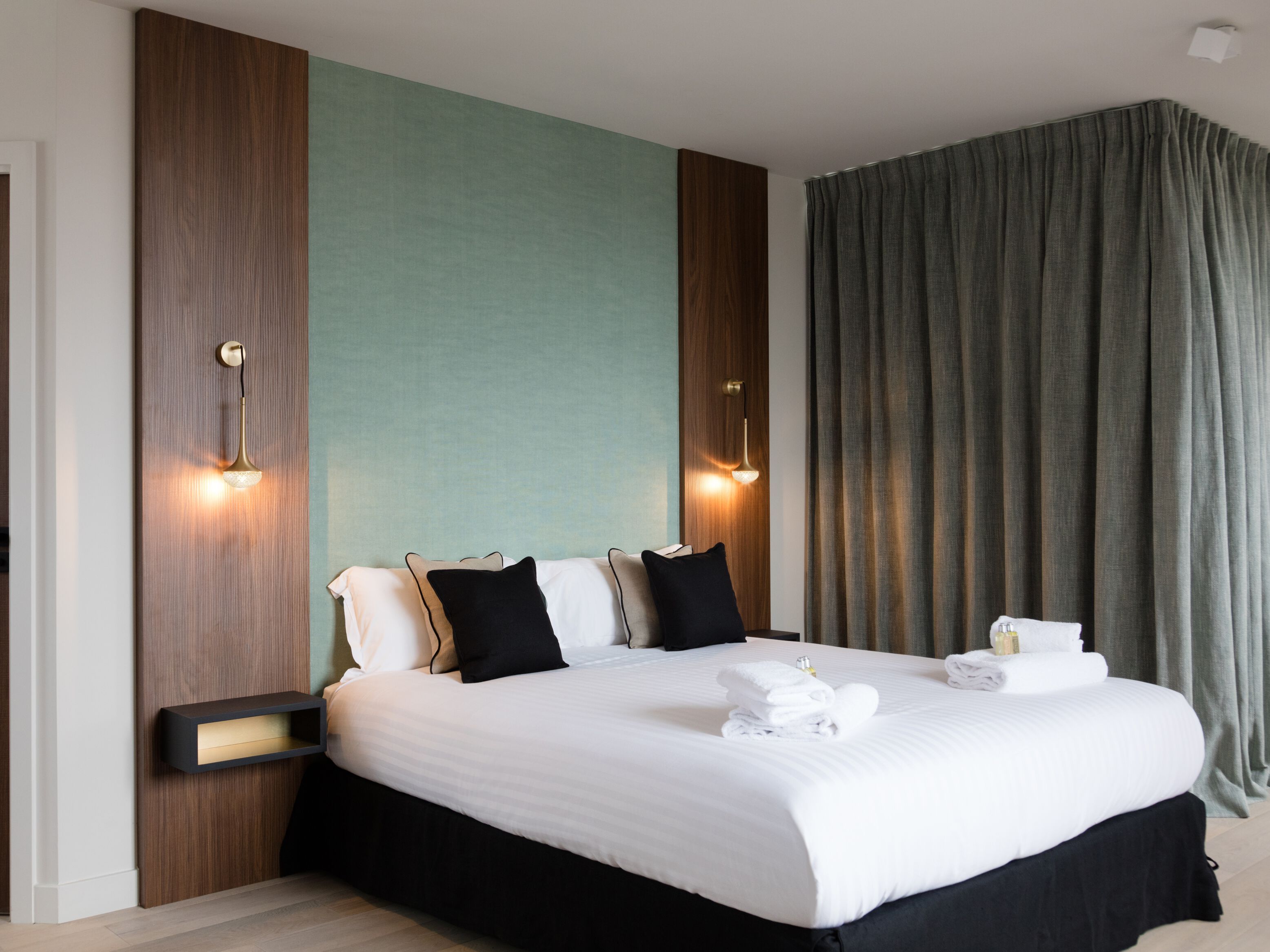 Латунный светодиодный настенный светильник CVL Luminaires Блоха ARCH-00080326 - Вид №3