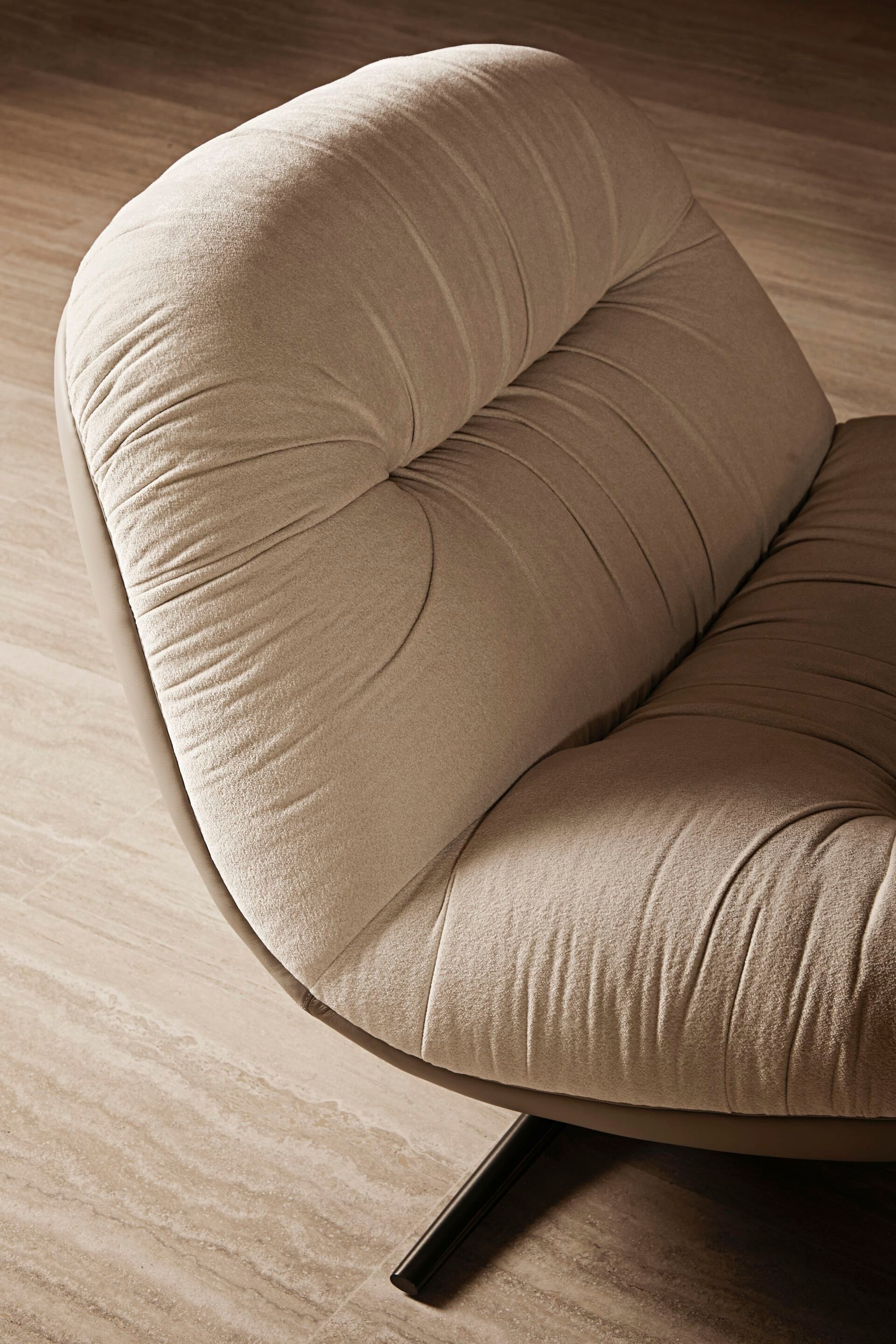 Вращающееся кресло из ткани и кожи Visionnaire AURA ARCH-00110208 - Вид №7