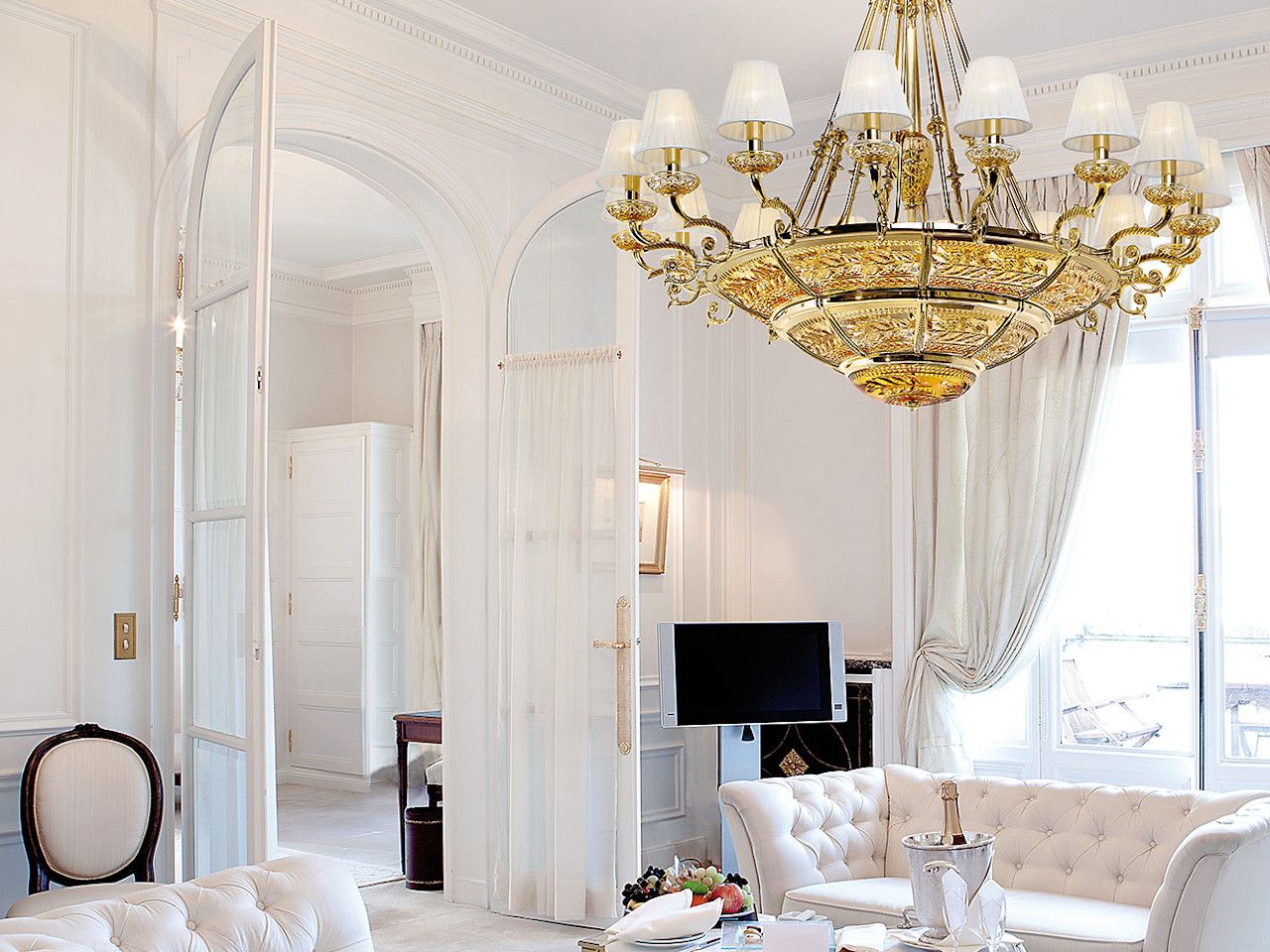 Градиентная золотая люстра с кристаллами и абажурами Possoni Illuminazione Микеланджело ARCH-00028232 - Вид №1